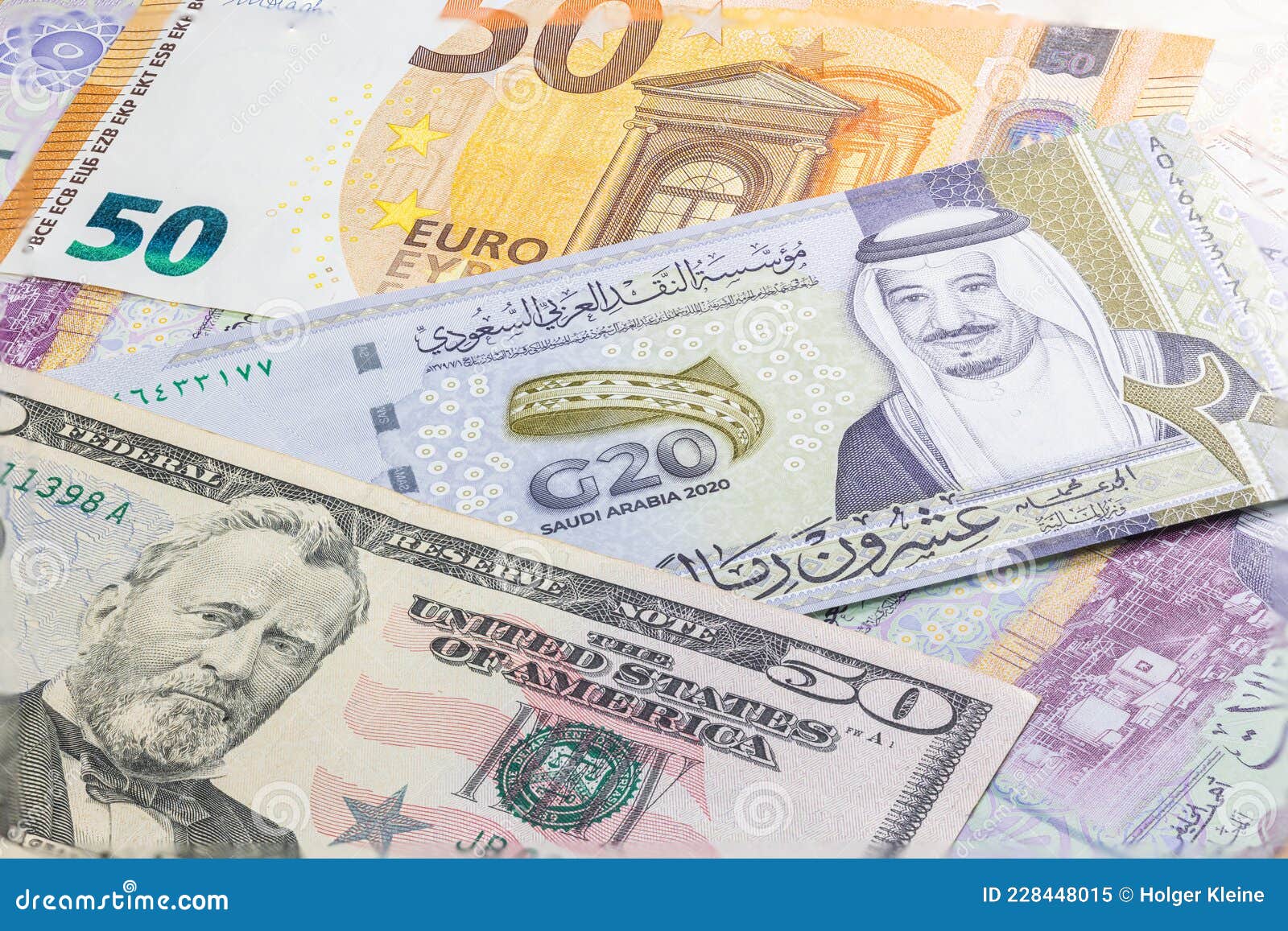 Арабская 20 купюра. Саудовский риял 50. Купюра 20 риал Саудовская Аравия. 50 Евро и 50 долларов.