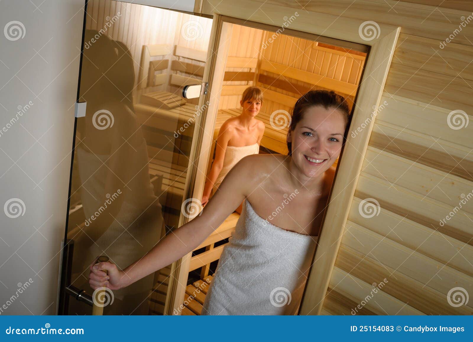 подглядывание за голыми в общественной бане фото 106