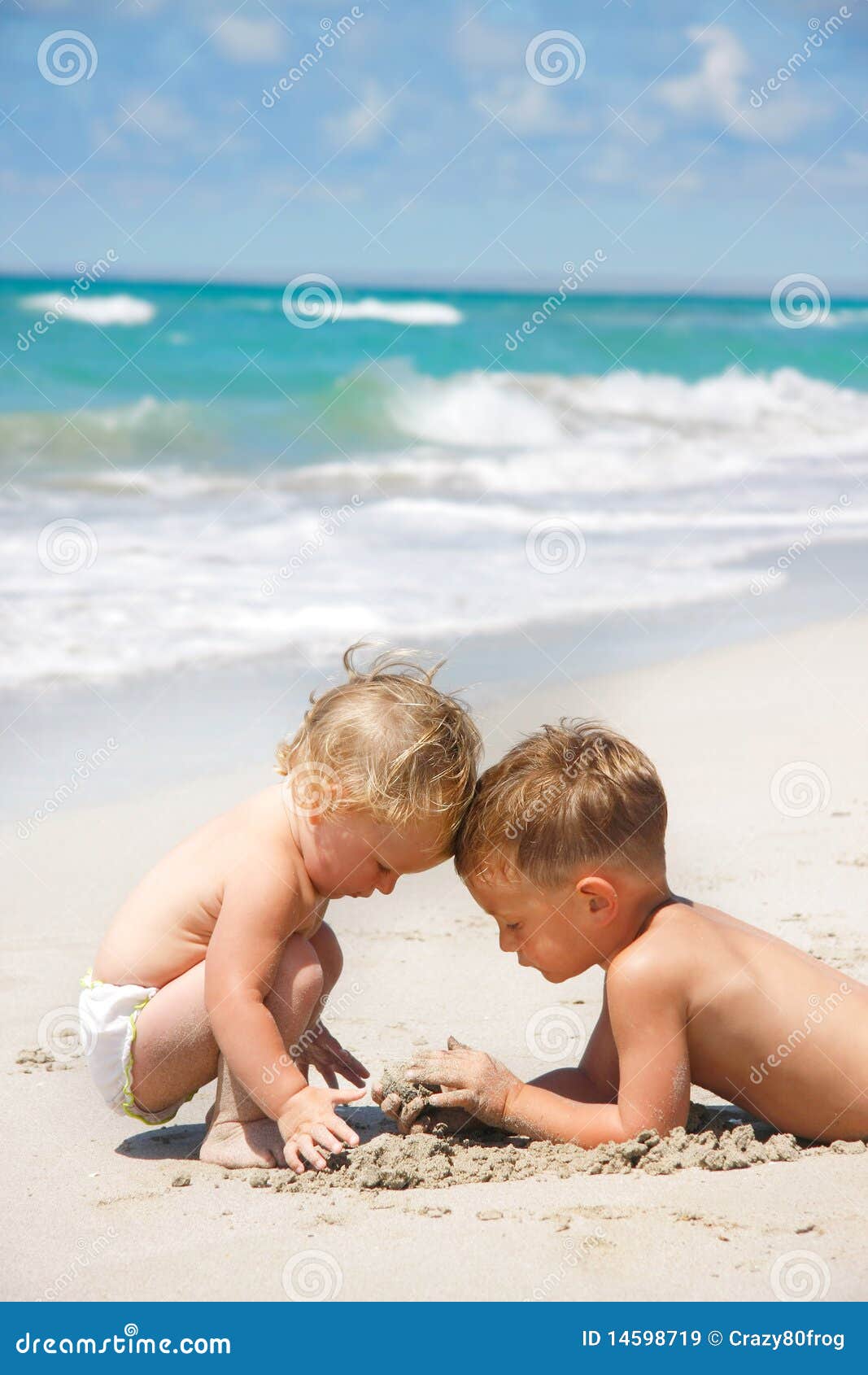 за голыми детьми на пляже фото 1