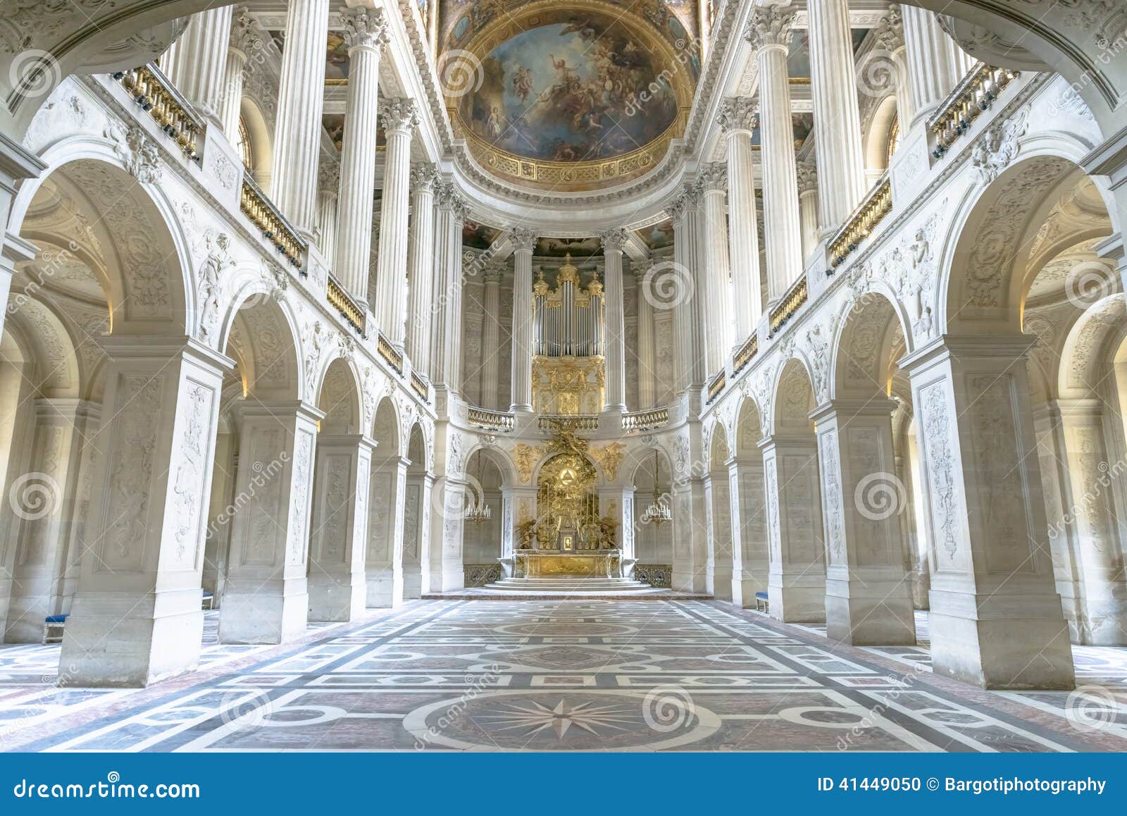 Известная королевская часовня внутри Версаль, Франции Редакционное  Изображение - изображение насчитывающей зодчества, золото: 41449050