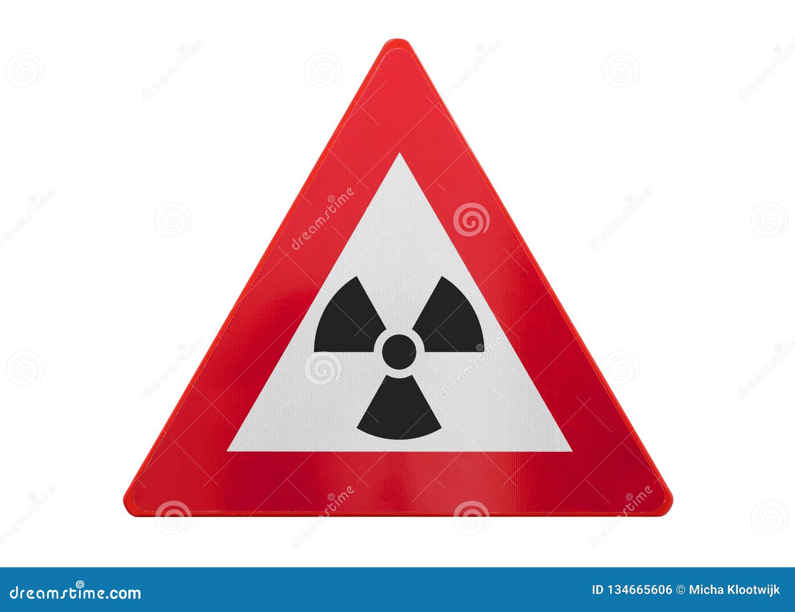 Изолированные знаки. Дорожные знаки радиации. Знак радиационной стерилизации.