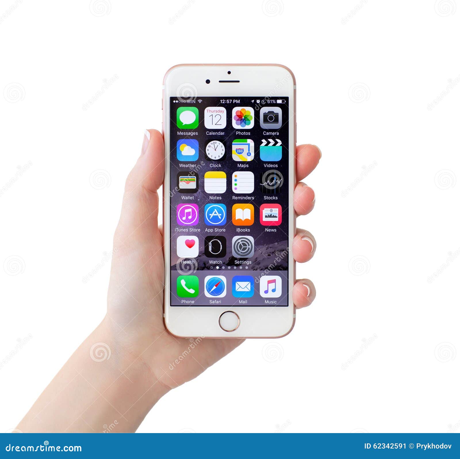 Изолированная рука женщины держа золото IPhone 6S розовое Редакционное Фото  - изображение насчитывающей иллюстративно, франтовск: 62342591