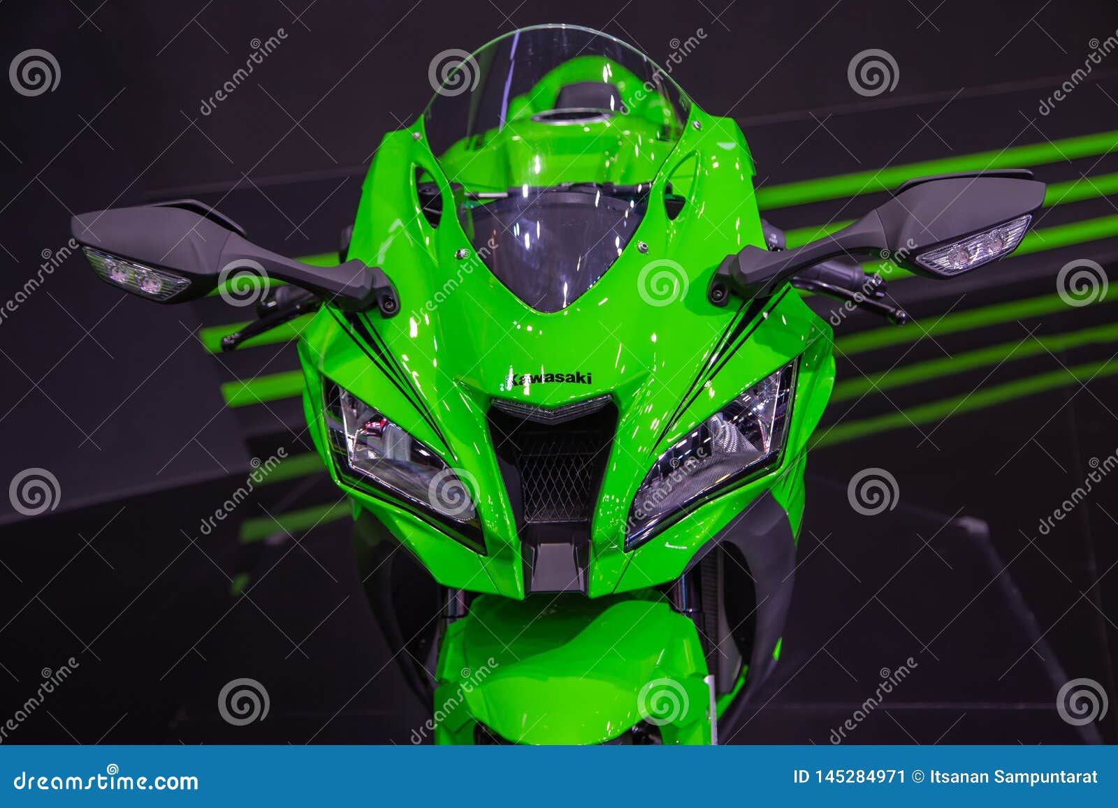 Кавасаки Ninja ZX10RR редакционное фото. изображение насчитывающей ninja - 145284971