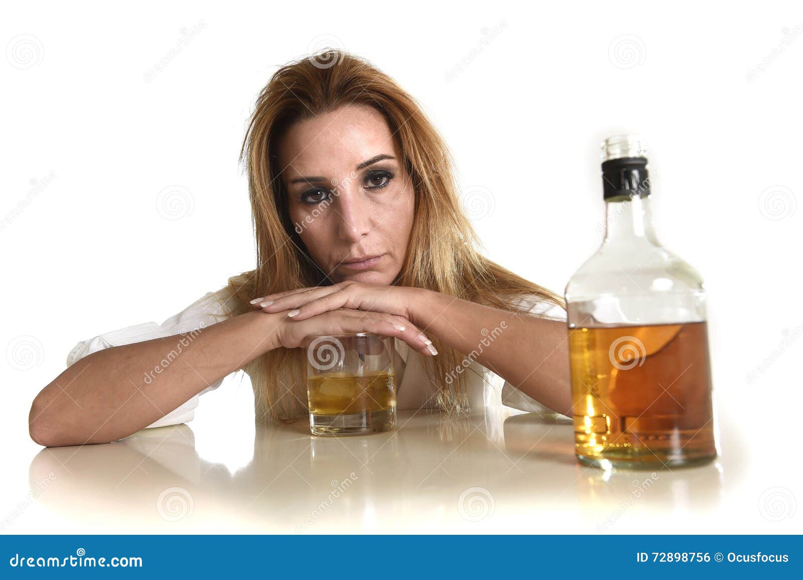 Как выглядел попей. Женщина и алкоголь. Пьющая женщина.