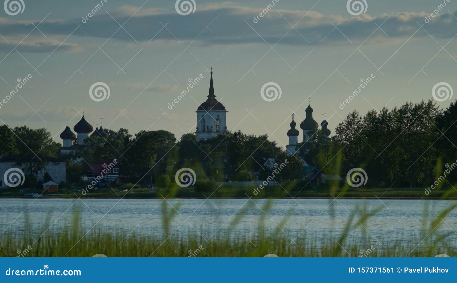 Святое озеро Каргополь часовня