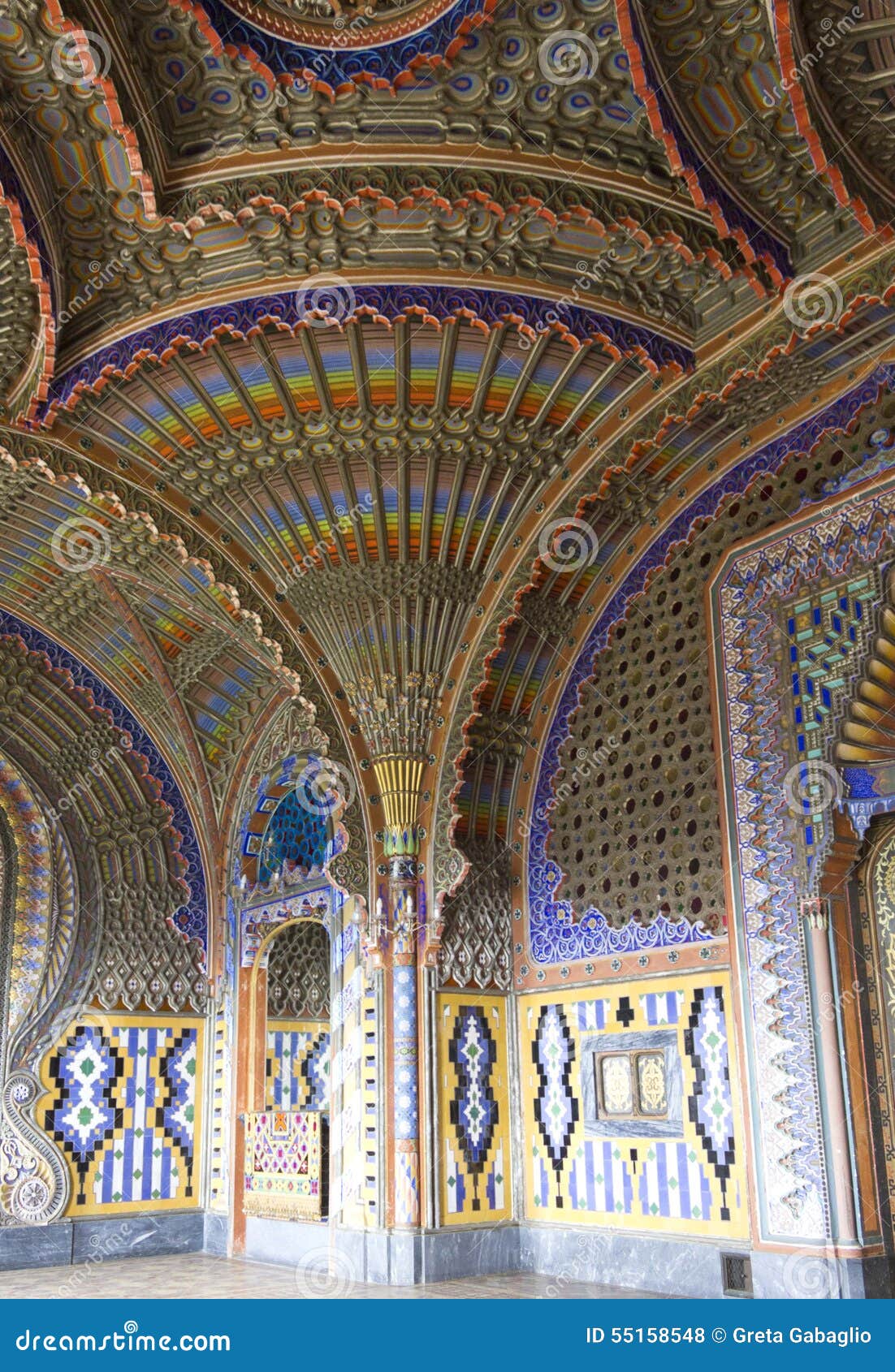 Комната павлина внутри замка Sammezzano Редакционное Стоковое Фото -  изображение насчитывающей историческо, украшено: 55158548