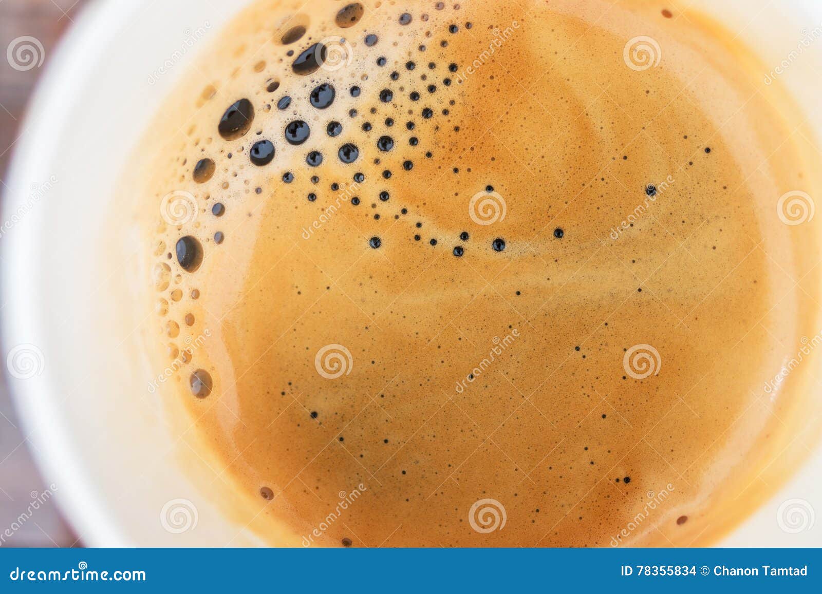 Конец текстуры пены кофе вверх в чашке Стоковое Фото - изображение  насчитывающей насладитесь, пена: 78355834