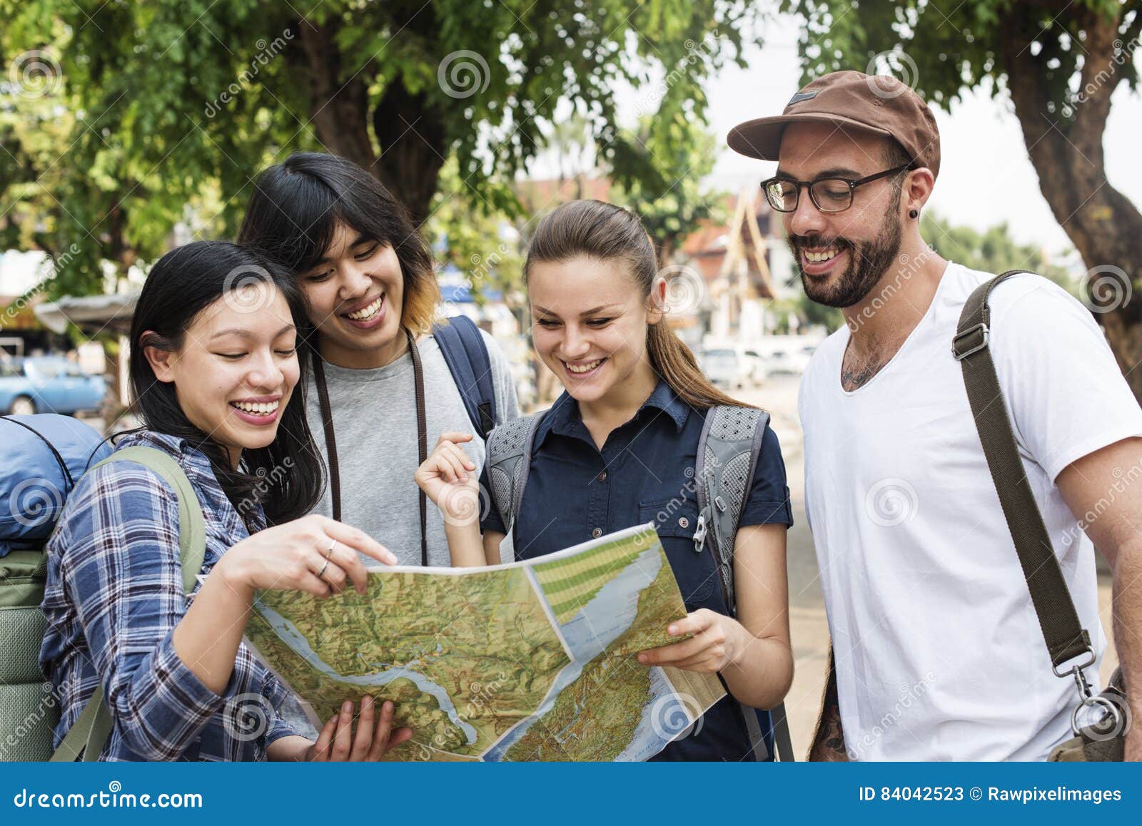 We were traveling. Подростки путешествуют. Молодежь путешествия. Разговоры путешествие. Блогеры путешественники с детьми.