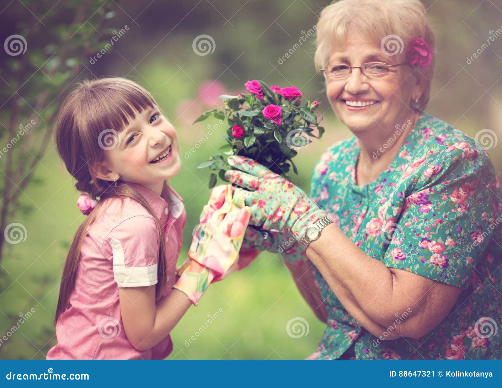 Бабушка бабушка добрая подружка
