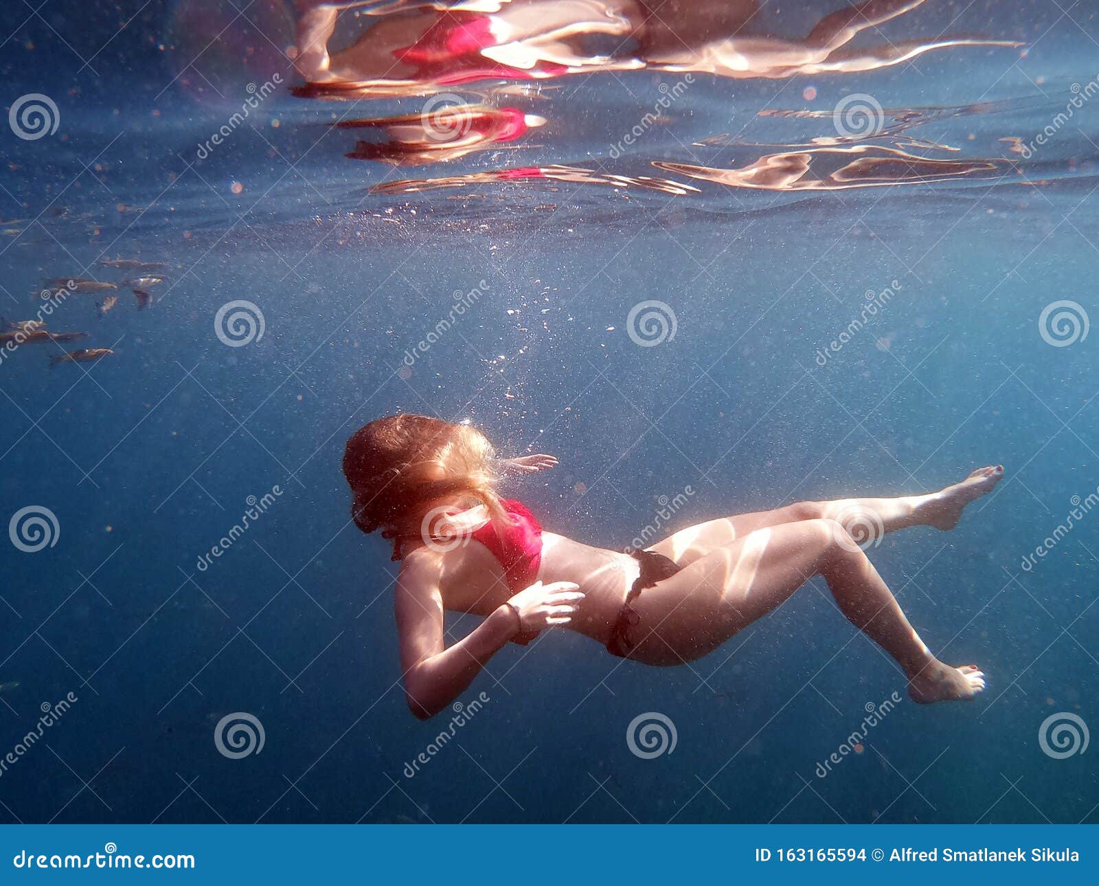 Фото Девушки В Море В Воде Фото Девушки В Море В Воде