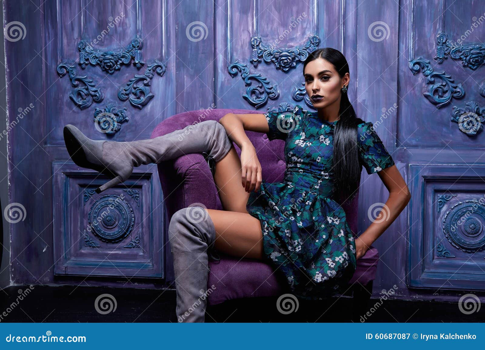 seksualnie-devushki-v-temnih-delah-eroticheskie-inostrannie-otkritki-muzhchina-s-zhenshinoy