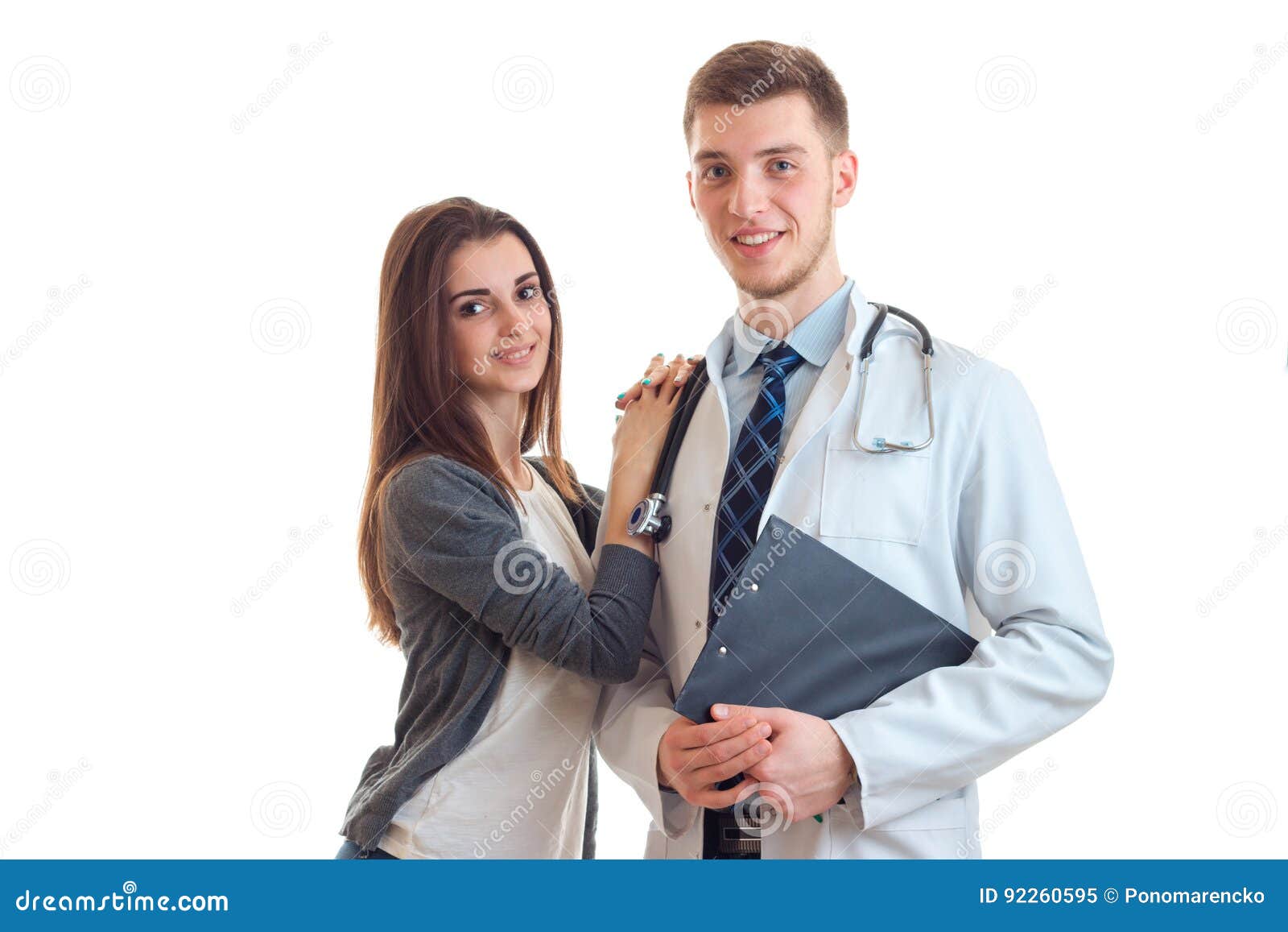 девушка положила руку на личо. девушка облокотилась на плечо. парень кладет руку на плечо девушке. парень кладет руку на плечо девушке. парень положил руку на плечо.