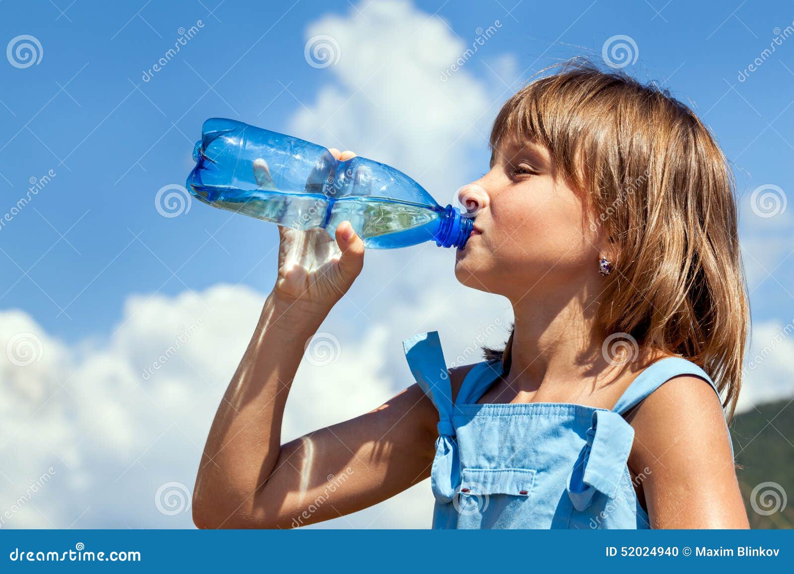 Гиф пить воду
