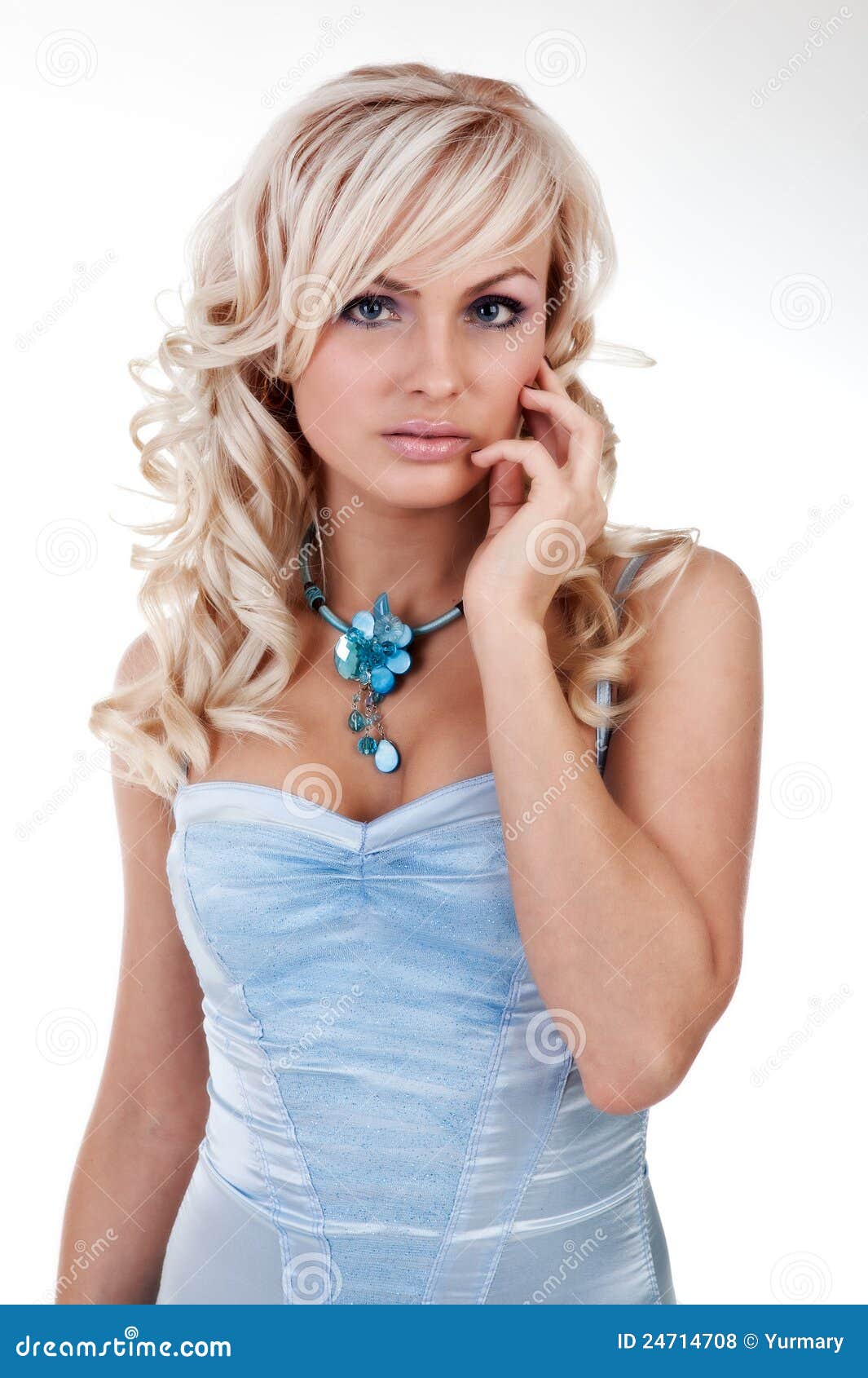 Красивейшая сексуальная блондинка в голубом платье Стоковое Фото - изображение насчитывающей кукла, желание: 24714708