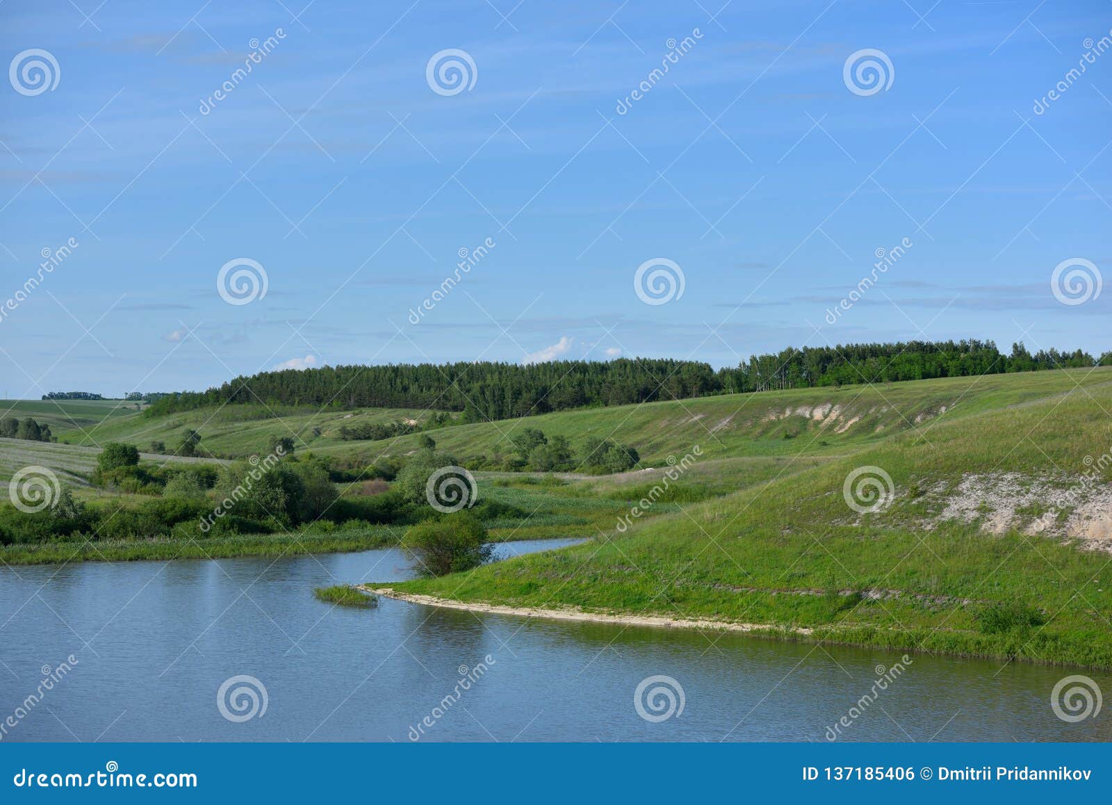 Вода на холме