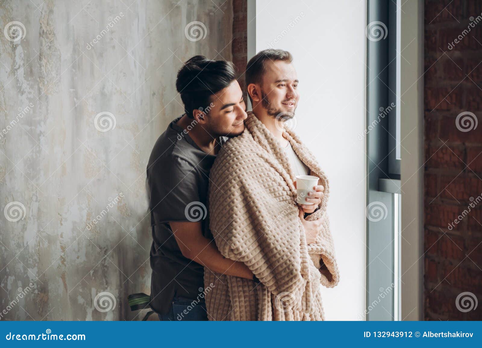 Фото Парня У Окна Фото Парня У Окна