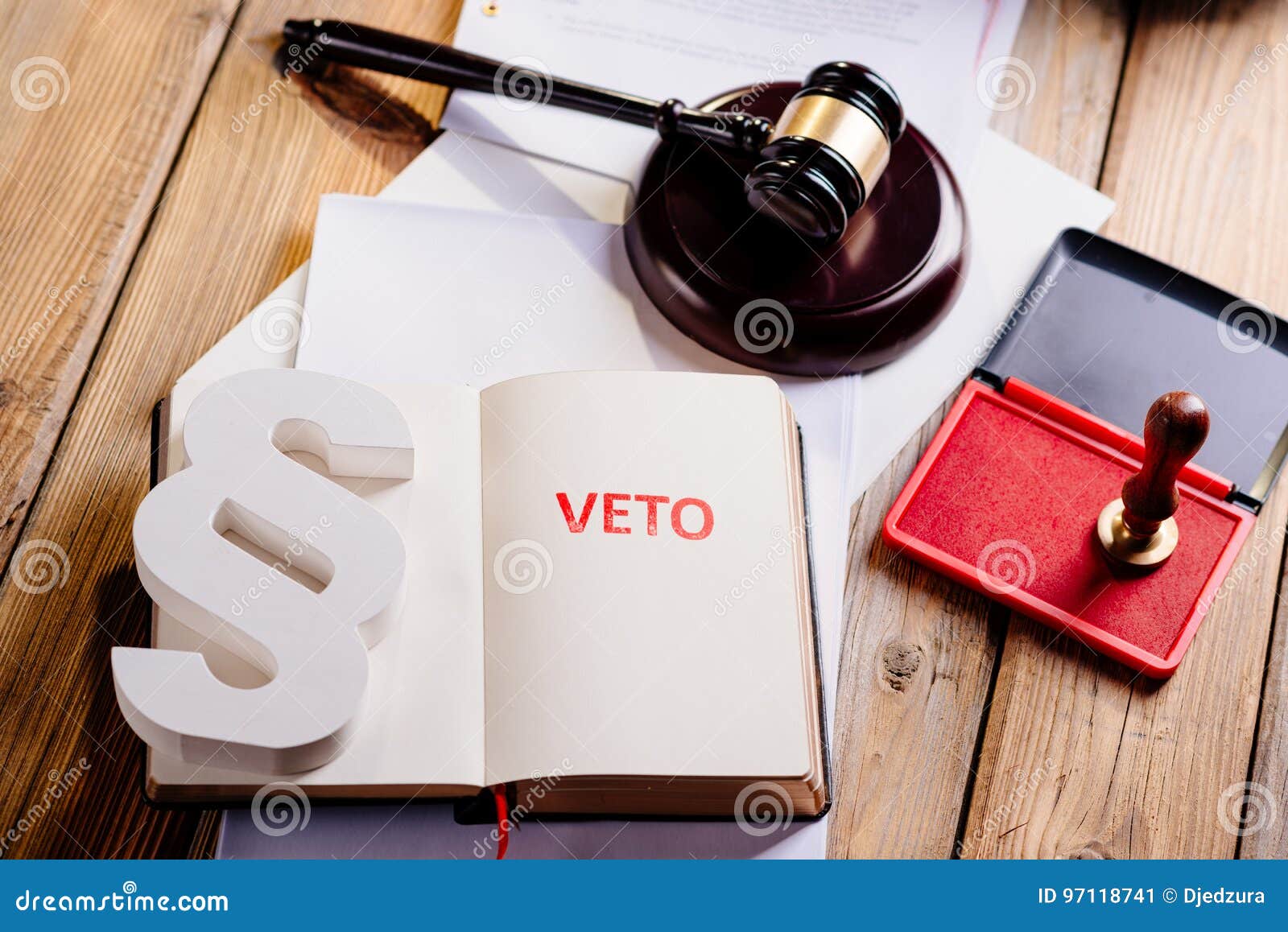 Наложила право вето. Veto. Право вето. Вето картинки. Право вето абсолютное и.