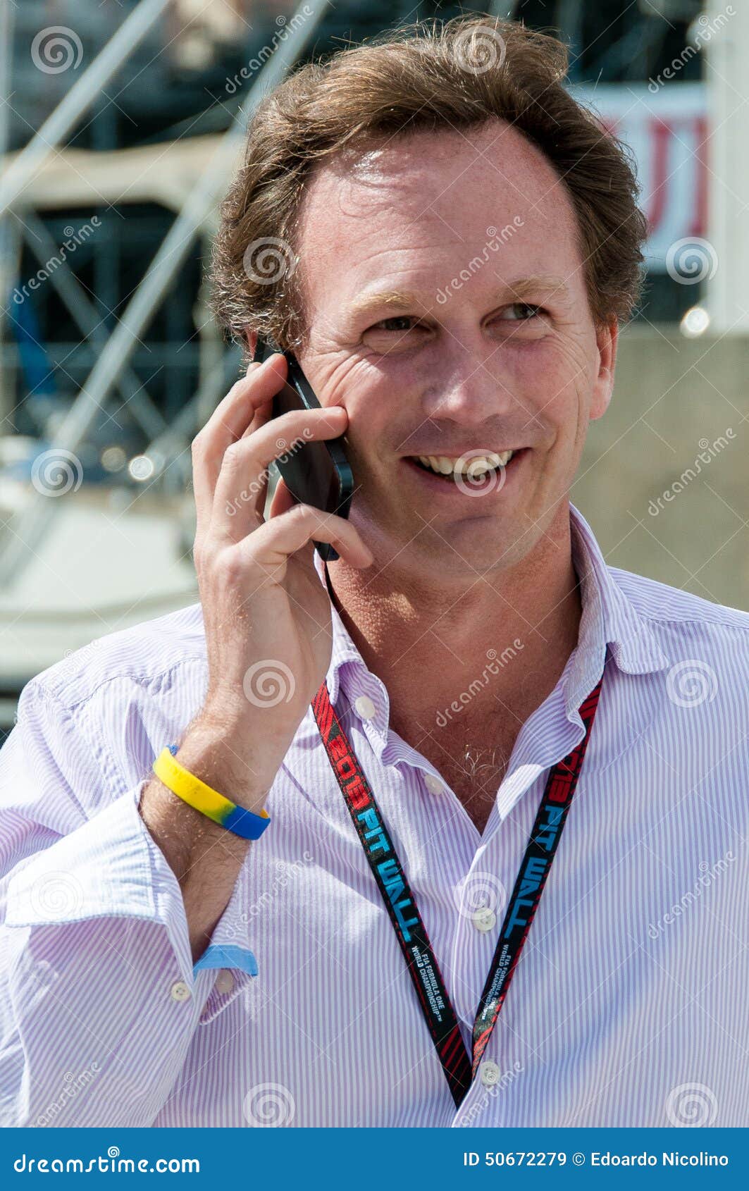 Крис Horner, объединяется в команду глава красной команды Bull F1  Редакционное Стоковое Изображение - изображение насчитывающей аскетизма,  усмехаться: 50672279