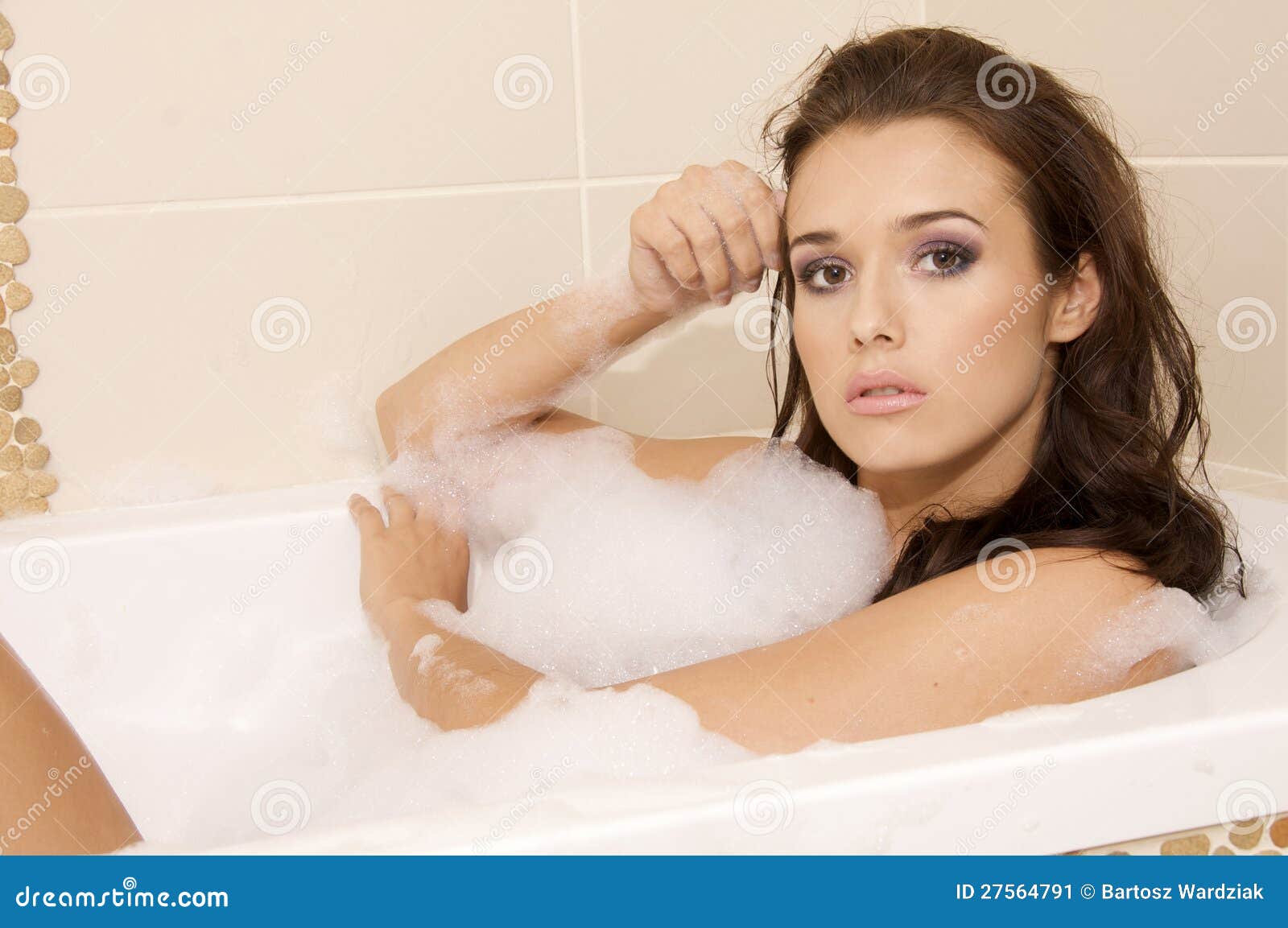 эротика голых девочек в ванной фото 95