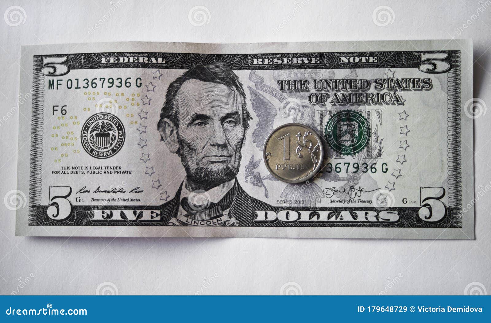 5 долларов в рублях в россии. 5 Долларов США. 5 Долларовая купюра. Как выглядит 5 доллар США купюра. Банкноты долларов США 5 долларов.