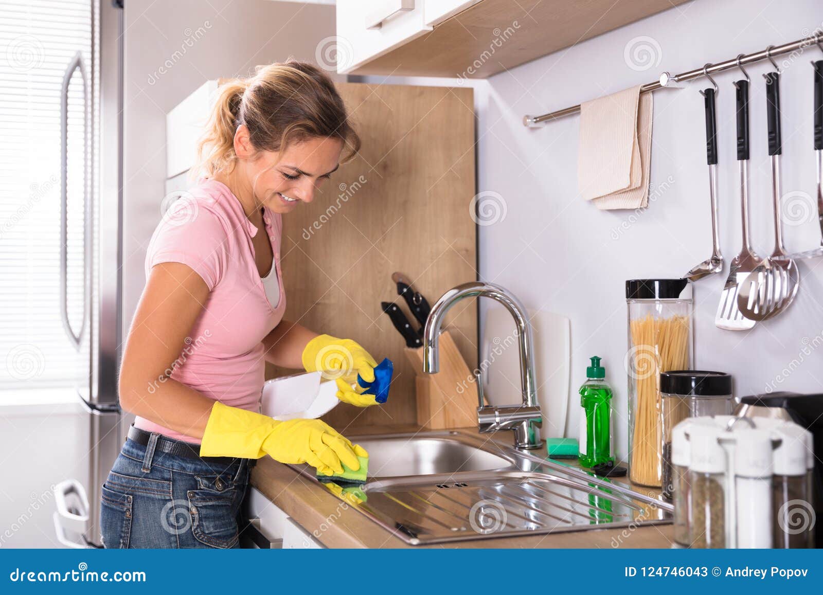 Стоит мытья посуды