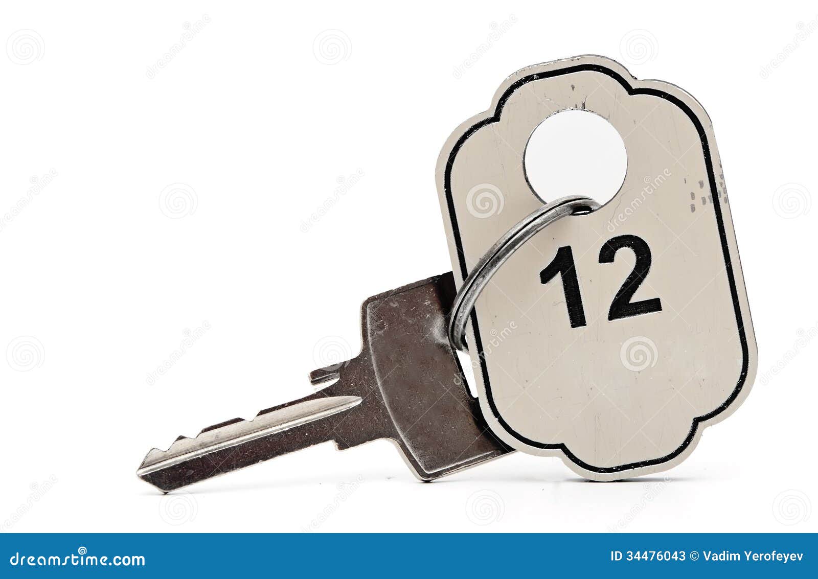 Ключ от комнаты охраны. Ключ от номера. Ключ с номером. Ключи от гостиничного номера. Ключ от номера в отеле.