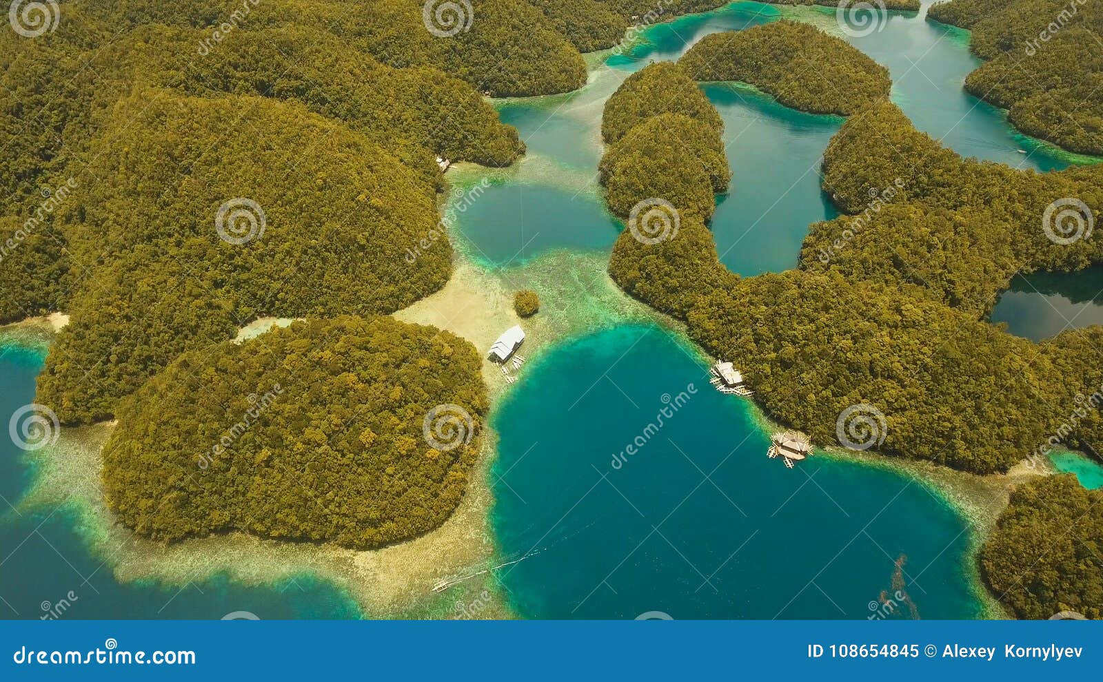 Остров кавер. Остров в воздухе. Остров Сиаргао Филиппины вид сверху. Остров Грин кавер. Бухты с зеленой водой тропики.