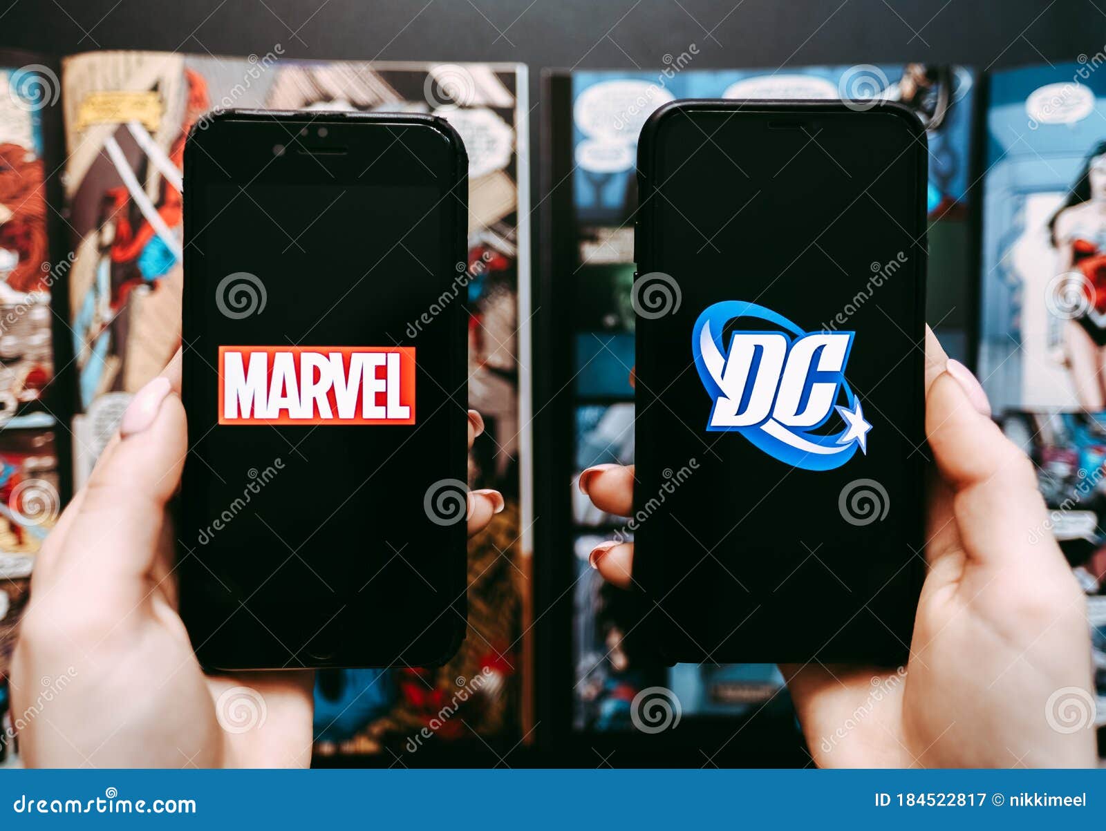 Логотип и dc comics чуда. редакционное фотография. изображение  насчитывающей эскиз - 184522817