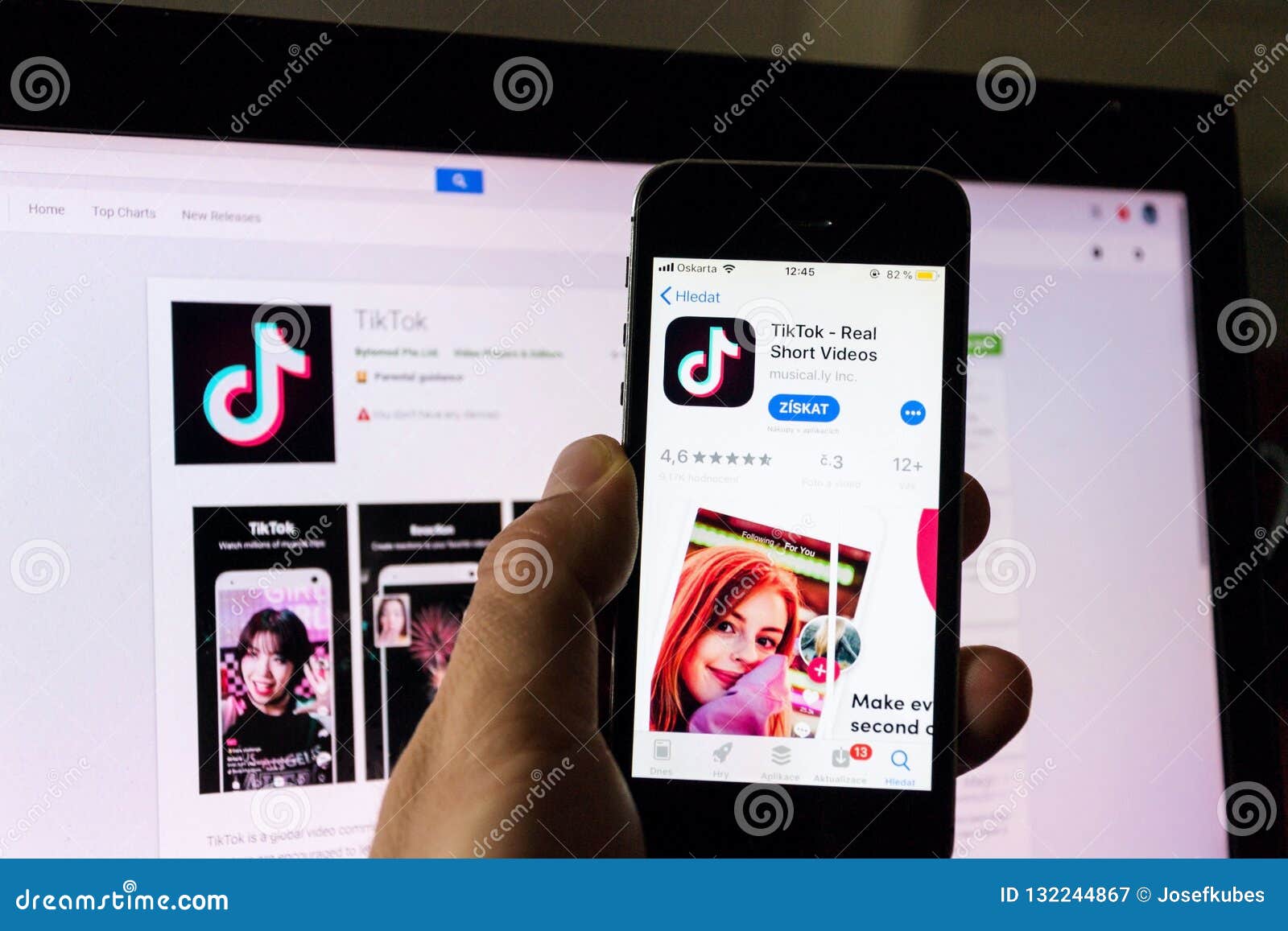 Логотип компании приложения TikTok мобильный видео-деля на экране телефона  с домашней страницей интернета в предпосылке Редакционное Фотография -  изображение насчитывающей клавиатура, иллюстративно: 132244867