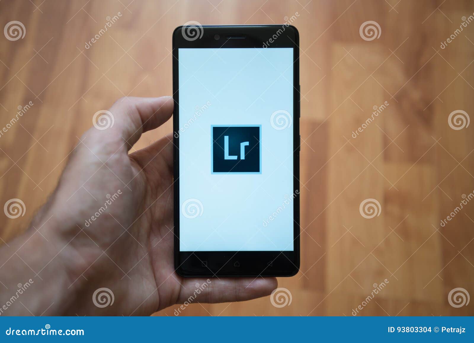 Логотип Adobe Photoshop Lightroom на экране Smartphone Редакционное  Стоковое Изображение - изображение насчитывающей подростков, популярно:  93803304