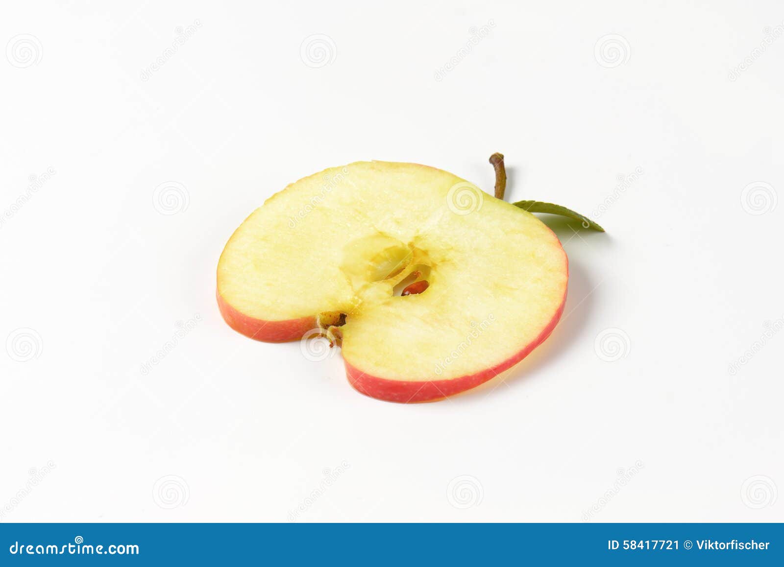 Или кусочек яблока или орешек. Долька яблока. Яблоко тонкая долька. Сочное яблоко дольки на прозрачном фоне. Долька яблока на белом фоне.