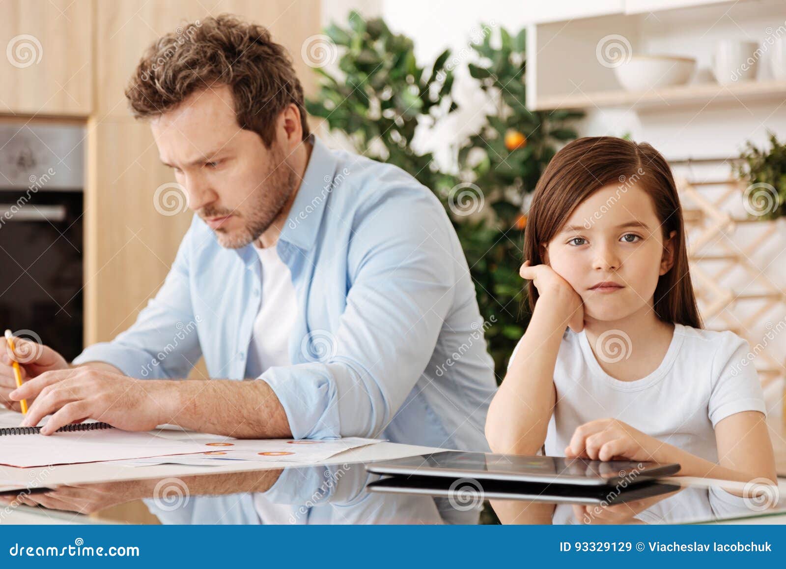 Мальчик прижимается к папе. Dad in the kitchen. While dad. Daughter sit on dad lap. While dad.