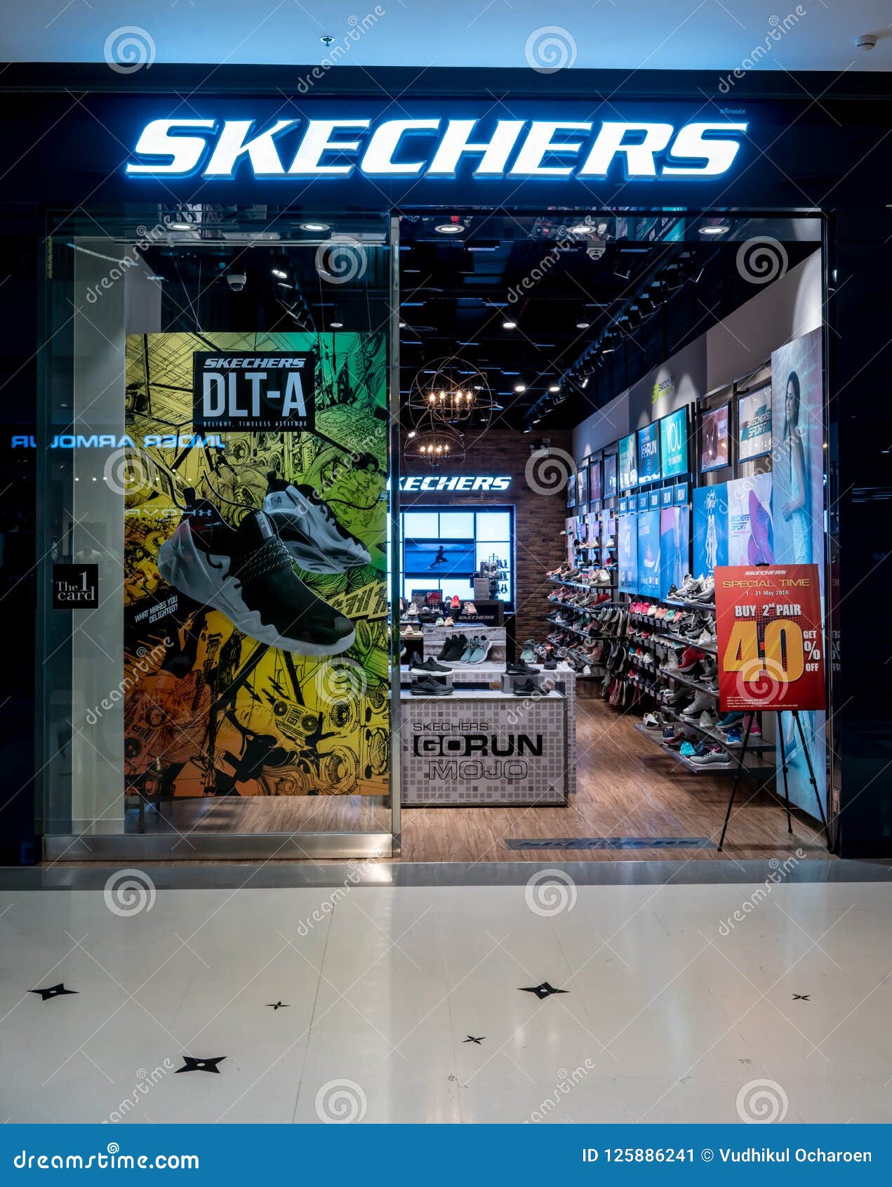 Магазин Skechers на центральном 