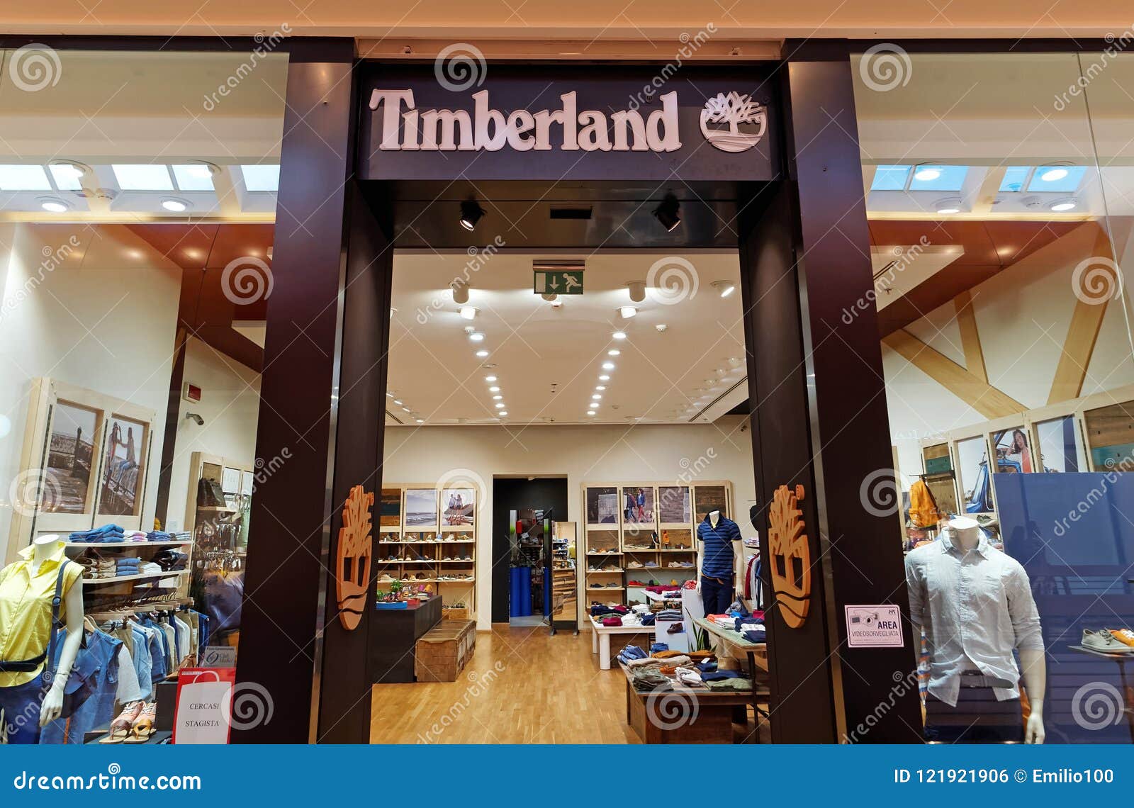 Secreto Camion pesado Mata Магазин Timberland в Риме, Италии с ходить по магазинам людей Редакционное Фото - изображение насчитывающей магазинам, италии: 121921906 Secreto Camion pesado Mata Магазин Timberland в Риме, Италии с ходить по магазинам людей Редакционное Фото - изображение насчитывающей магазинам, италии: 121921906