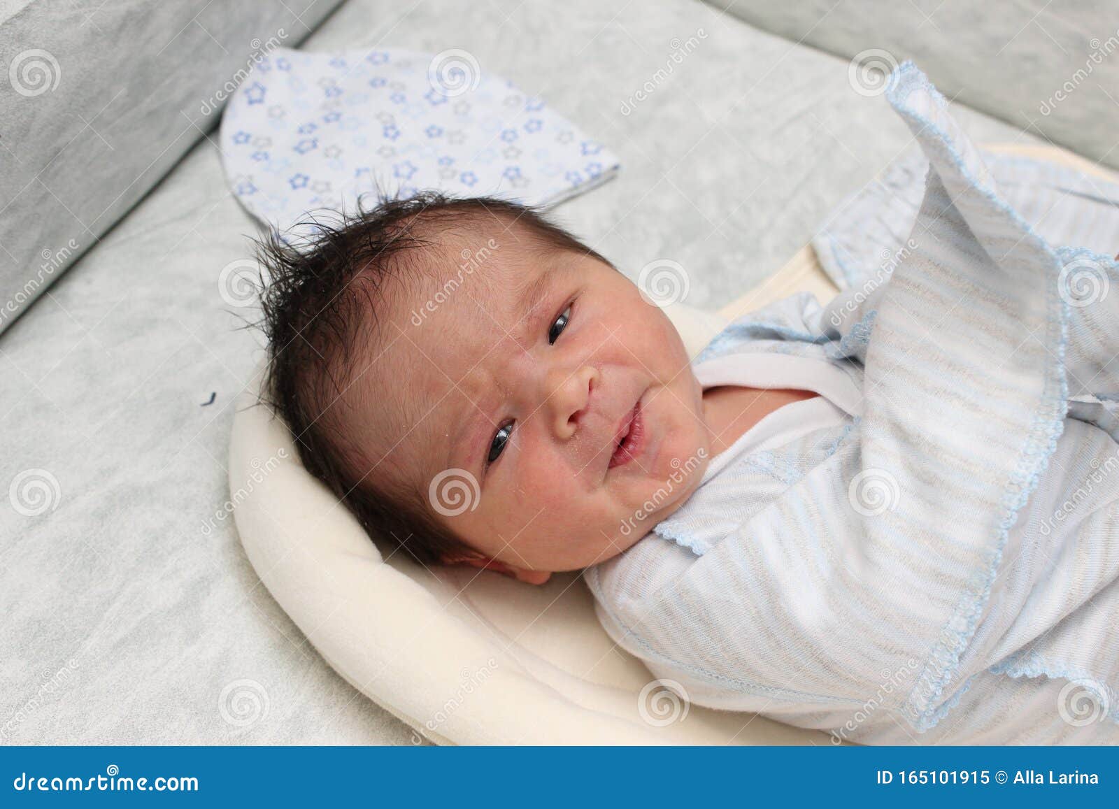 Новорожденный Маленький Мальчик Фото