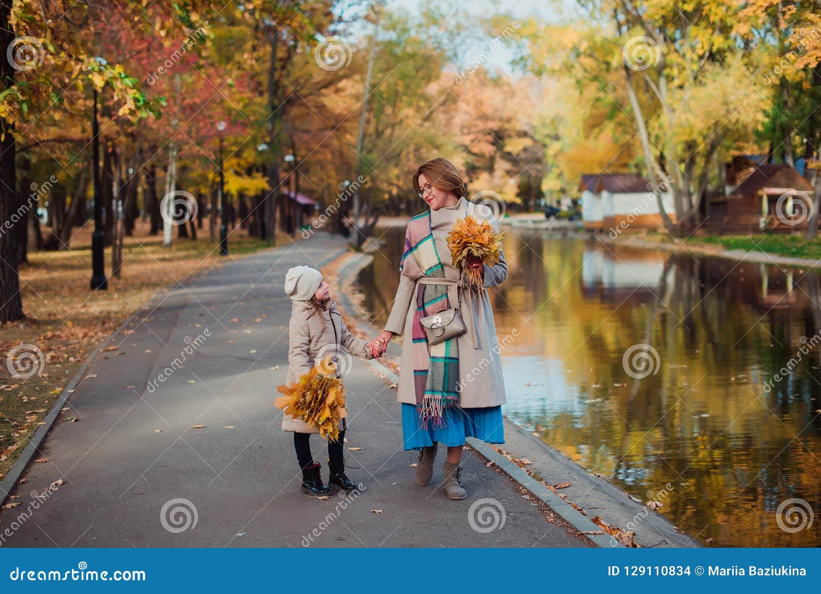 Фото Мама С Дочкой Осень