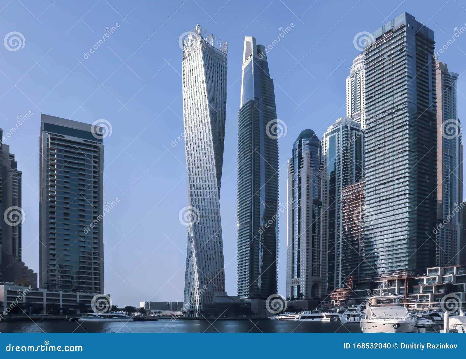 Марина Дубай, ОАЭ 25-ое декабря 2018 голубая Дубай Панорамный вид Городской  пейзаж города Дубай Фон города Дубай Стоковое Фото - изображение  насчитывающей эмираты, сумрак: 168532040
