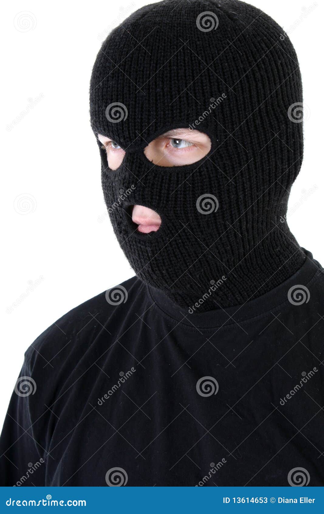 Сегодня будут показывать маску. Бандиты в масках. Маска бандита маска бандита. Бандит в черной маске. Маска черная бандитская.