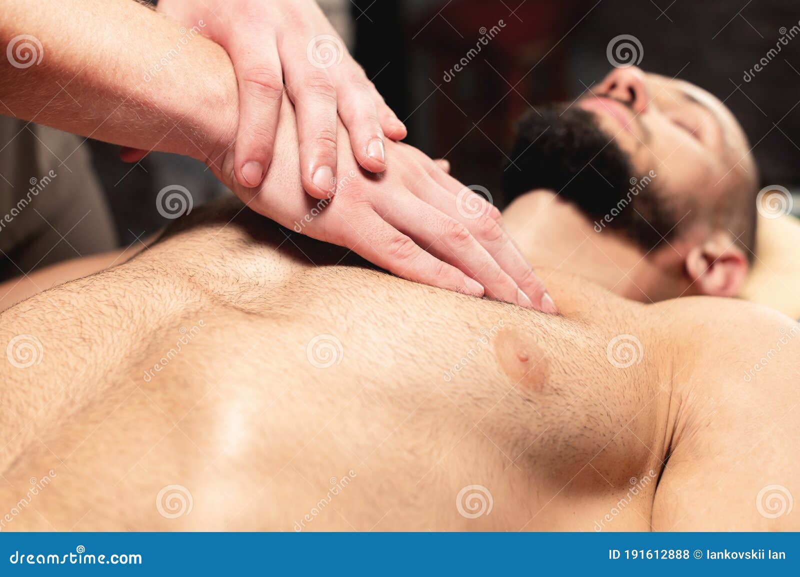 массаж грудью мужчин фото 55