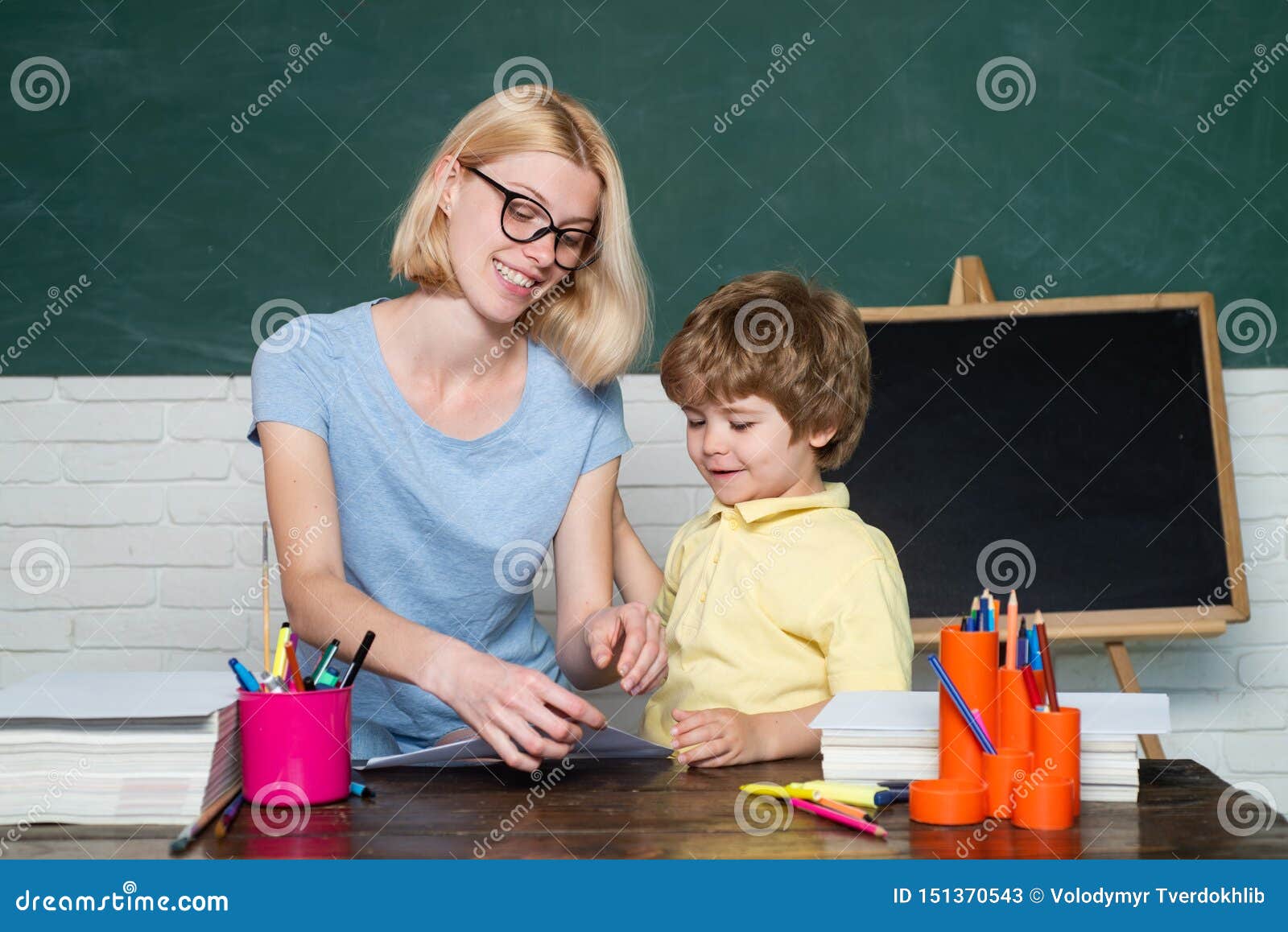 Do does have has упражнения. She not teach at this school. Elena struggles for her grades in her teachers class. When you teach your school bullies a lesson. Do does is are упражнения.