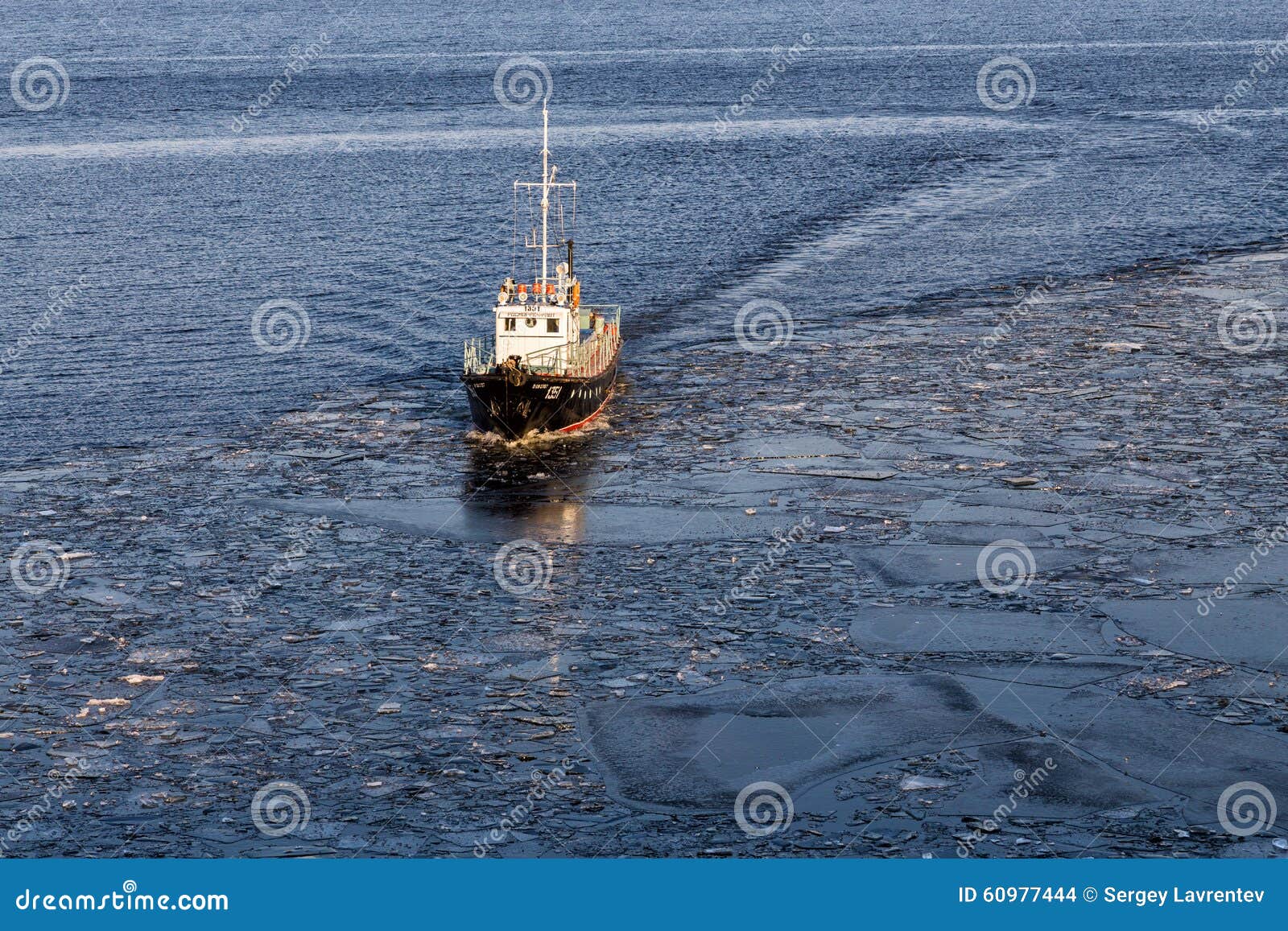 Белый пароход фото. Морской круизный теплоход. Поплыть судно. Поплыть судно. Поплыть судно.
