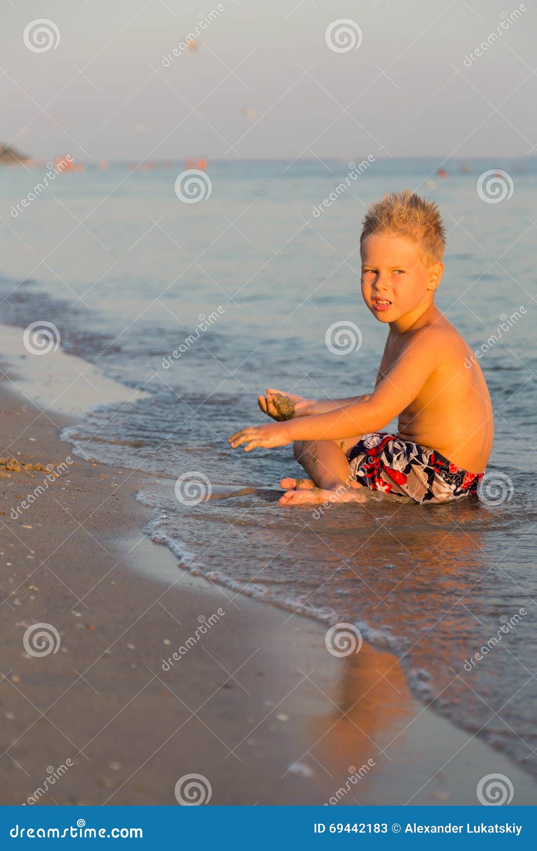 порно маленькие мальчики пляж фото 101