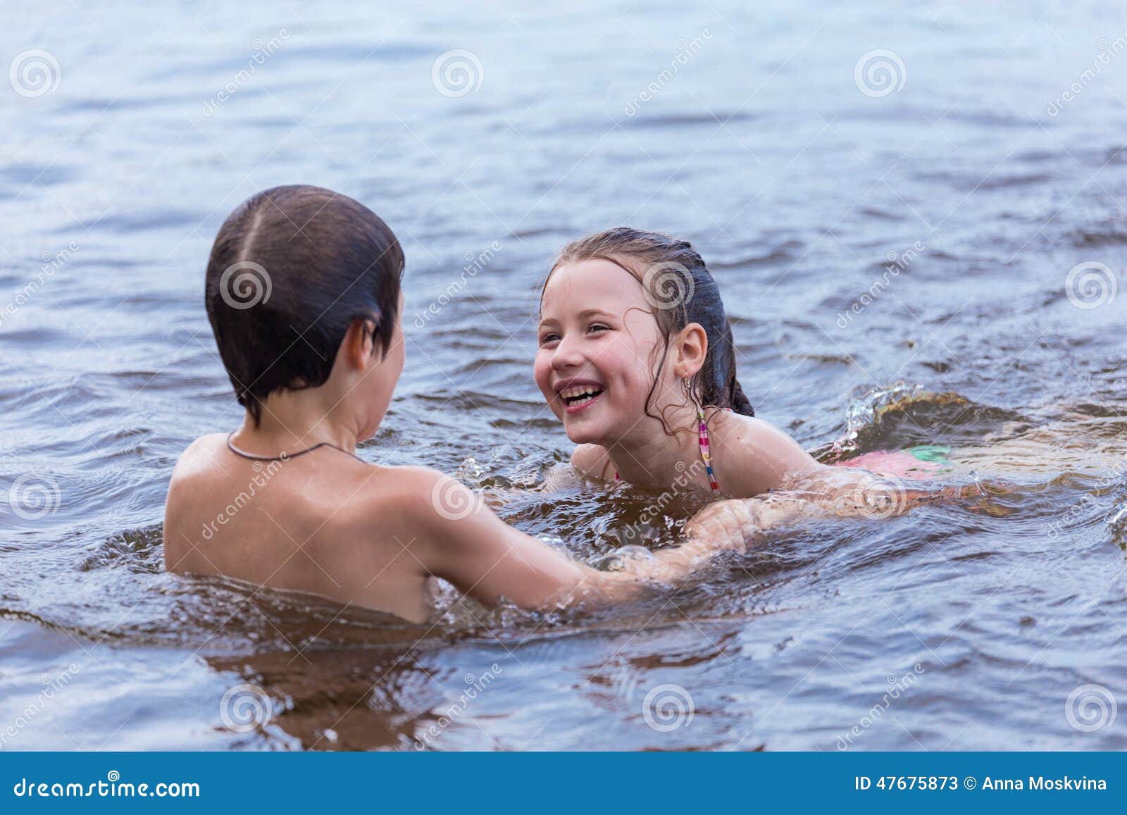 Натуризм. Нудити. Маленький голенький мальчик. Немецкий журнал о нудизме. Ребятишки на пляже.