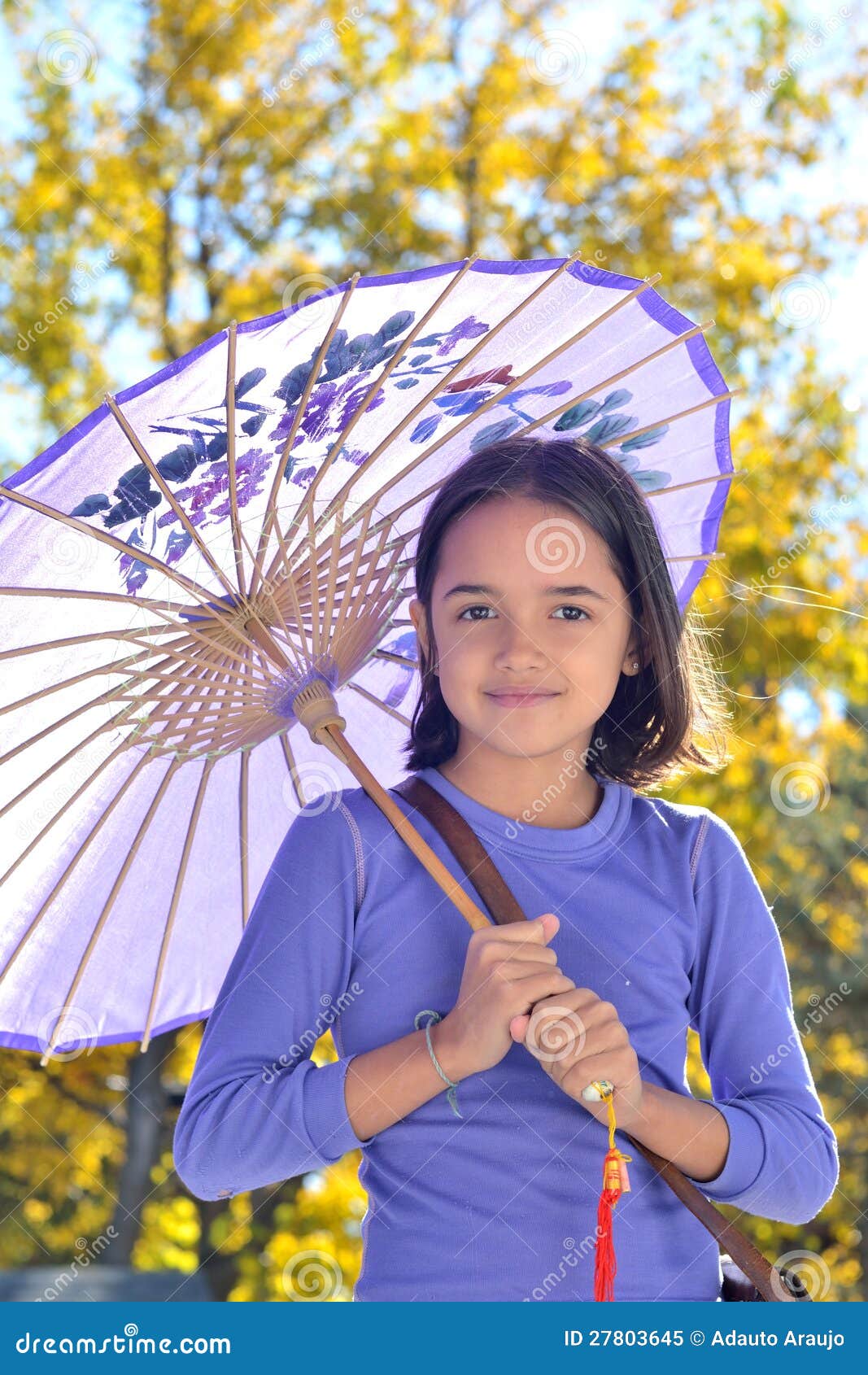 Милая маленькая девочка с парасолем Стоковое Изображение - изображение ... милая