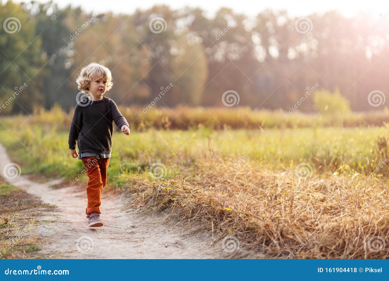 Фото Мальчик В Поле