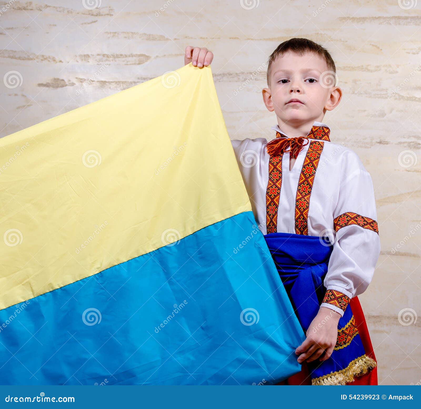 Azerbajani kids on traditional costume Traditional outfits, Costumes around the