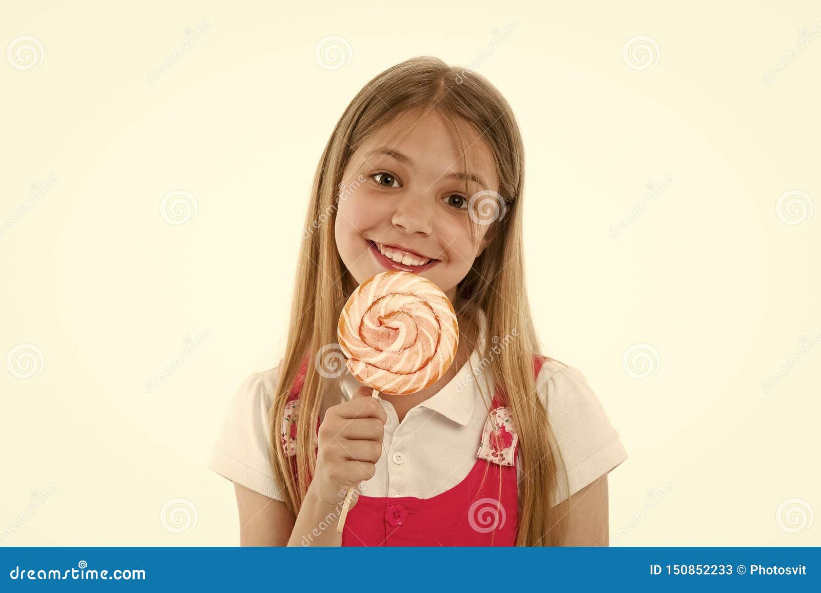 Do you like sweets. Like Sweets. Девушка держит сладкое домашнее фото. Кюеу конфетле. She likes Sweets.