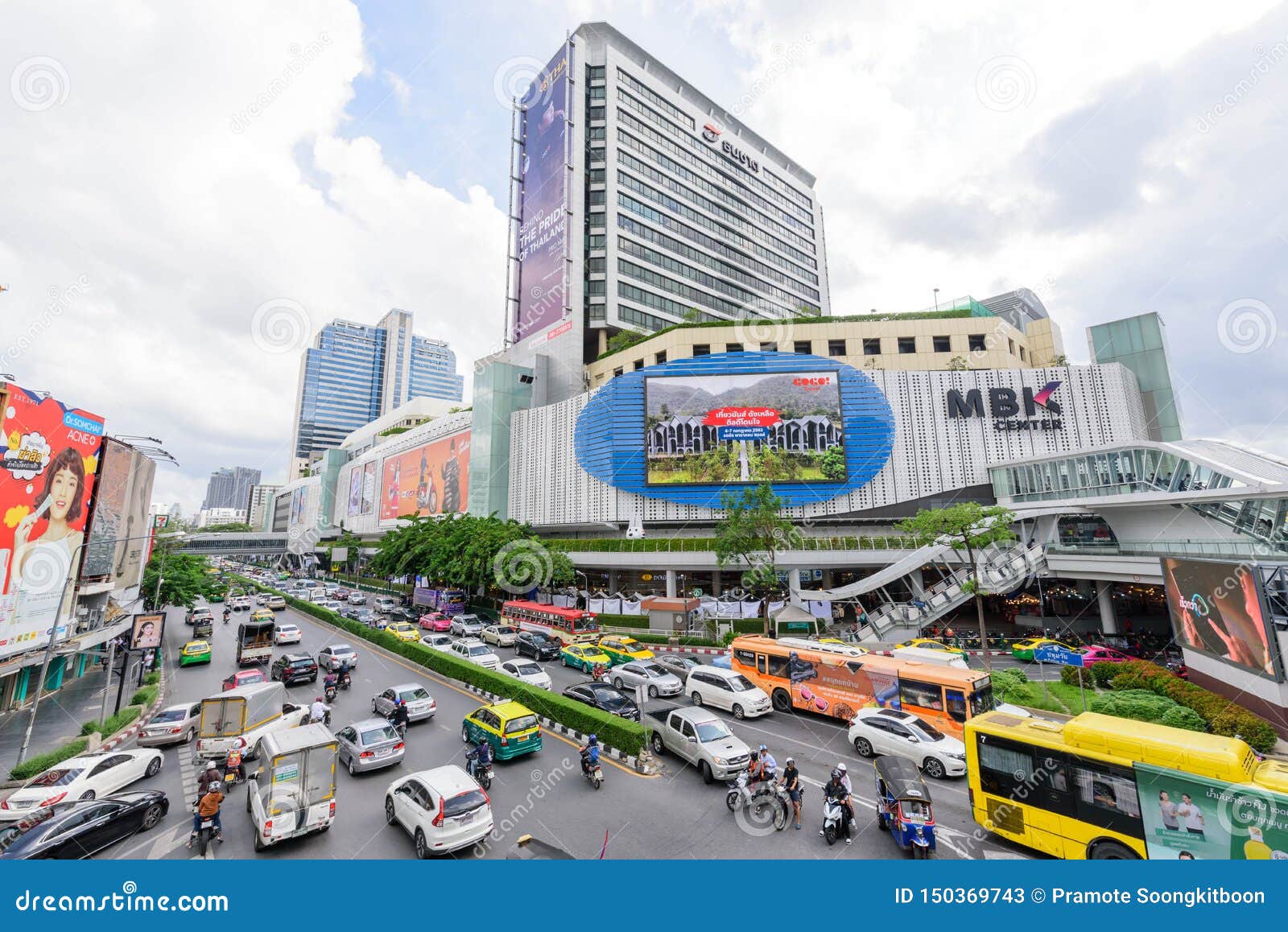 Камеры бангкока. Торговый центр Central World Бангкок. Торговый центр МБК Бангкок. Икона Сиам ТЦ Бангкок. Center worldбанкокг.