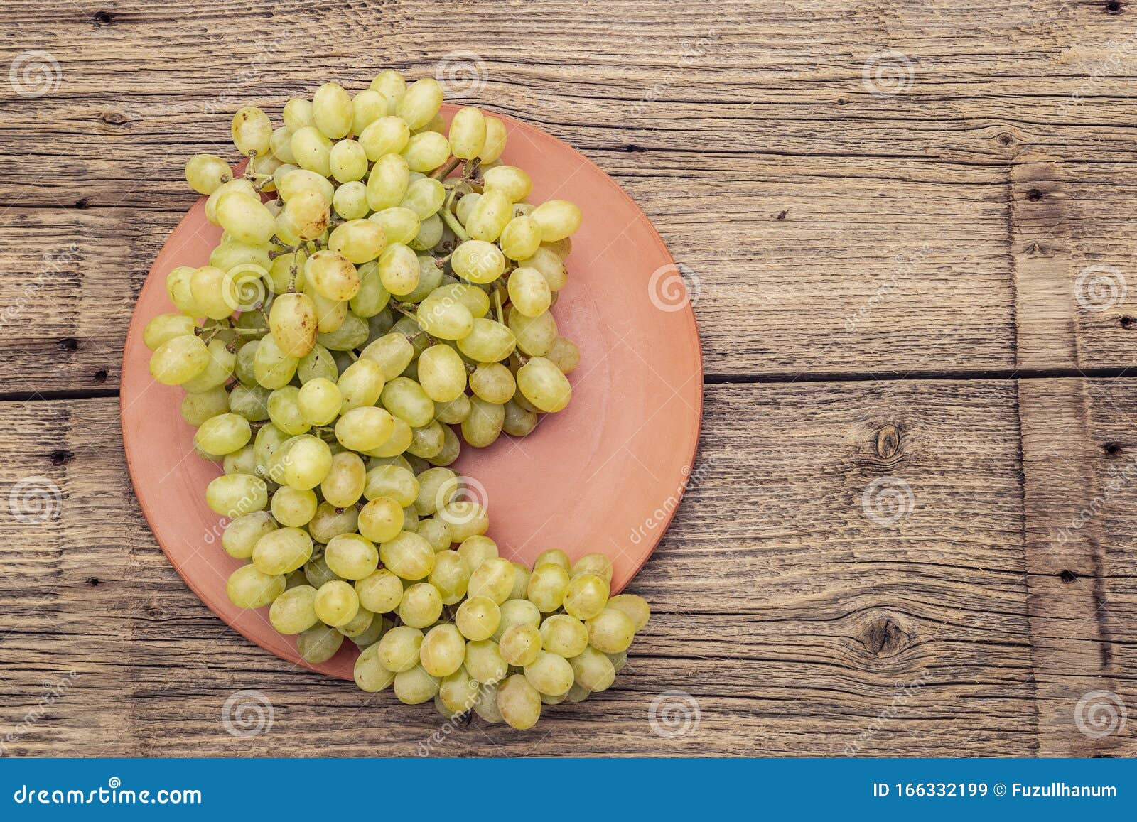 Много сладкого зеленого бессемянного сорта винограда Стоковое Изображение -изображение насчитывающей деревенский, естественно: 166332199