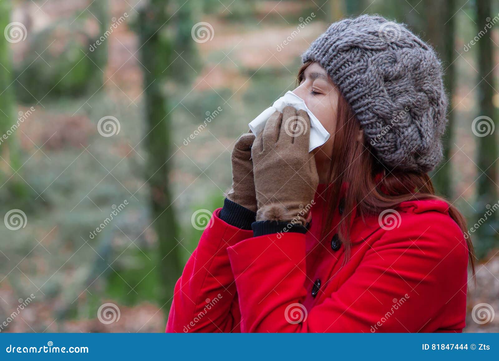 Разбитое сердце девушки. Грустная девушка зимой. Зимние радости. Люди зимы. Долгое пребывание на холоде презентация.